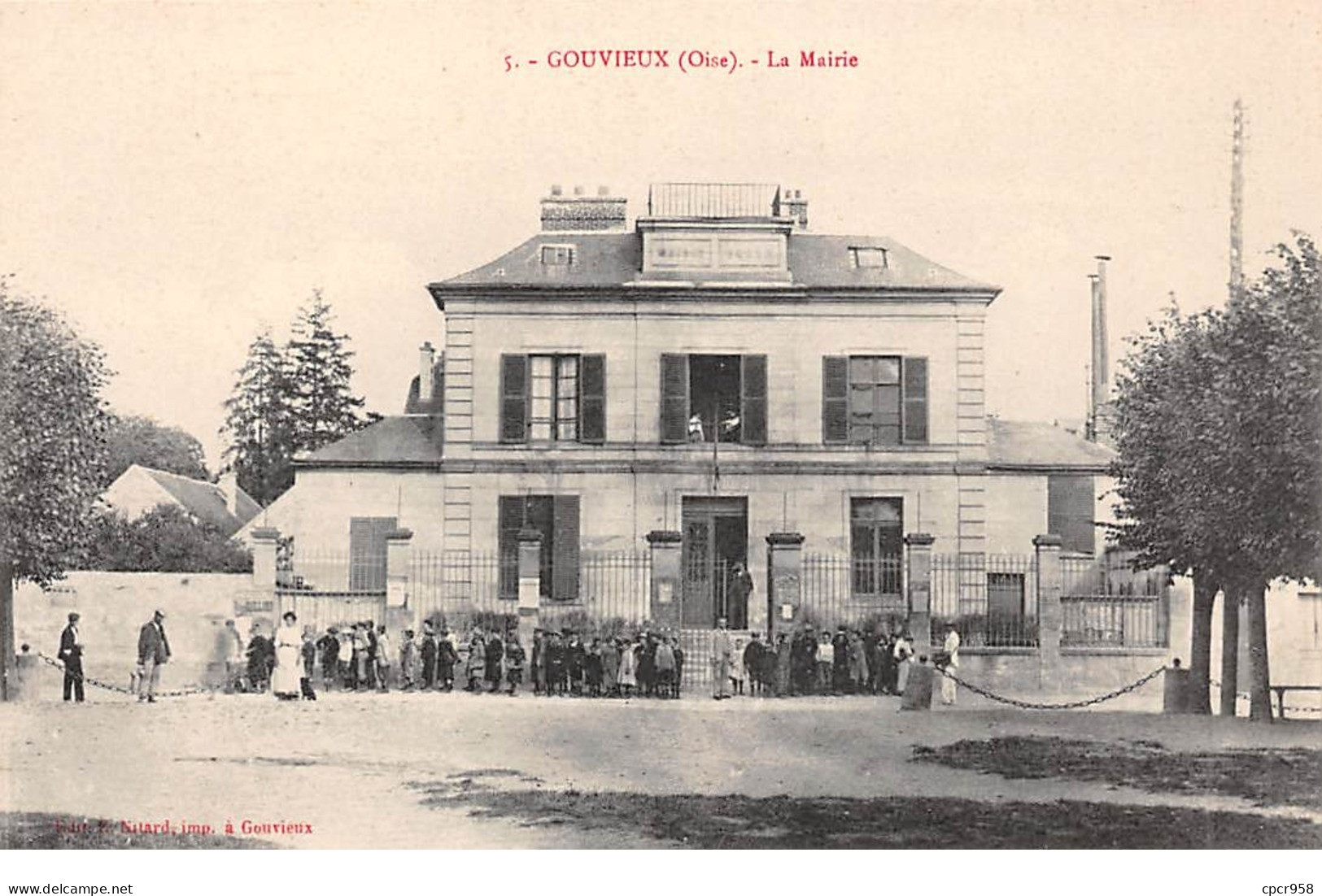 60  .n°  107547  . Gouvieux . La Mairie .vue Generale . - Gouvieux