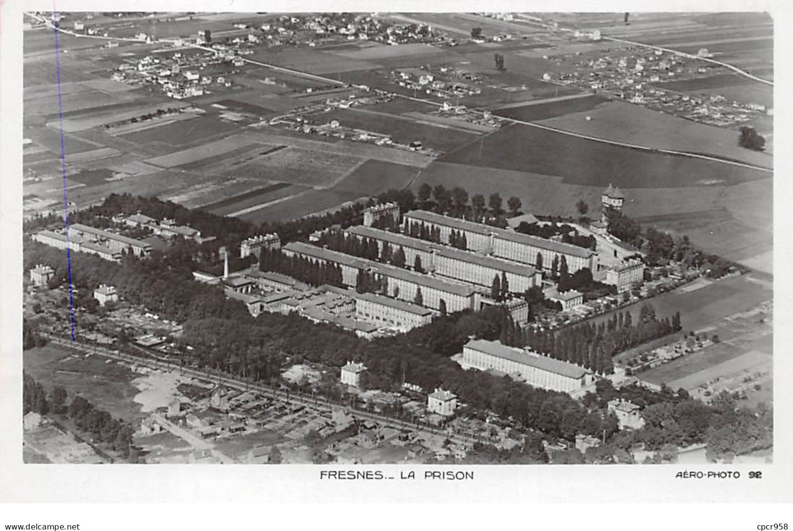 94 .n° 110595 . Fresnes . La Prison .vue Generale Aerienne .cpsm . - Fresnes