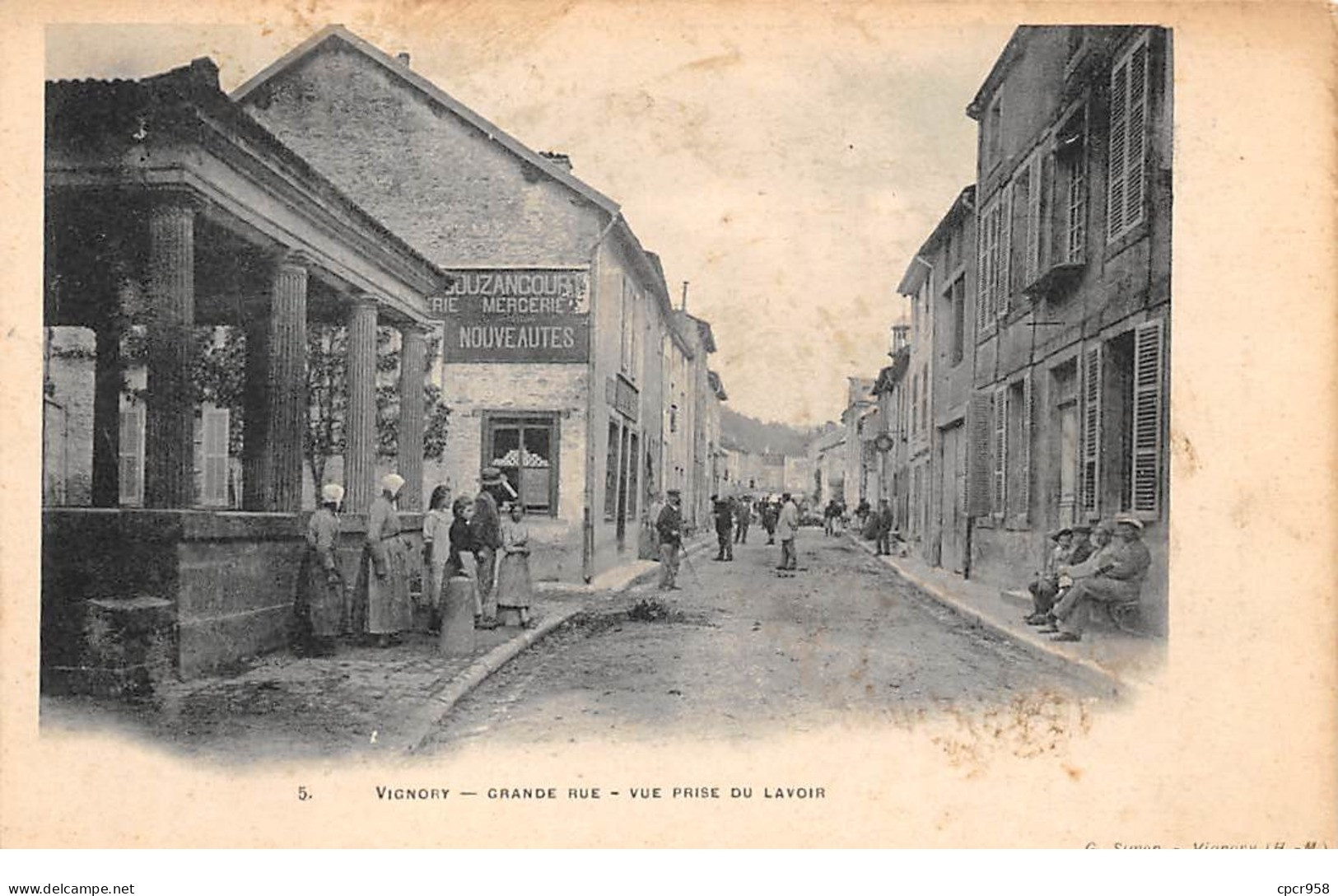 52 .n° 109918 .  Vignory . Mercerie . Grande Rue .vue Prise Du Lavoir . - Vignory