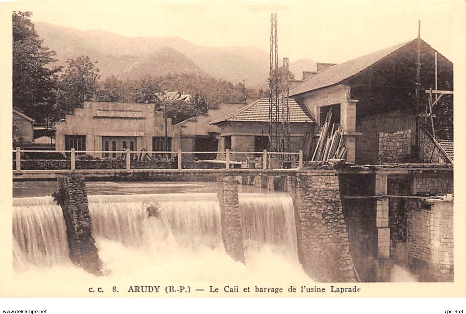 64 .n° 110065 . Arudy . Le Caii Et Barrage De L Usine Laprade . - Arudy