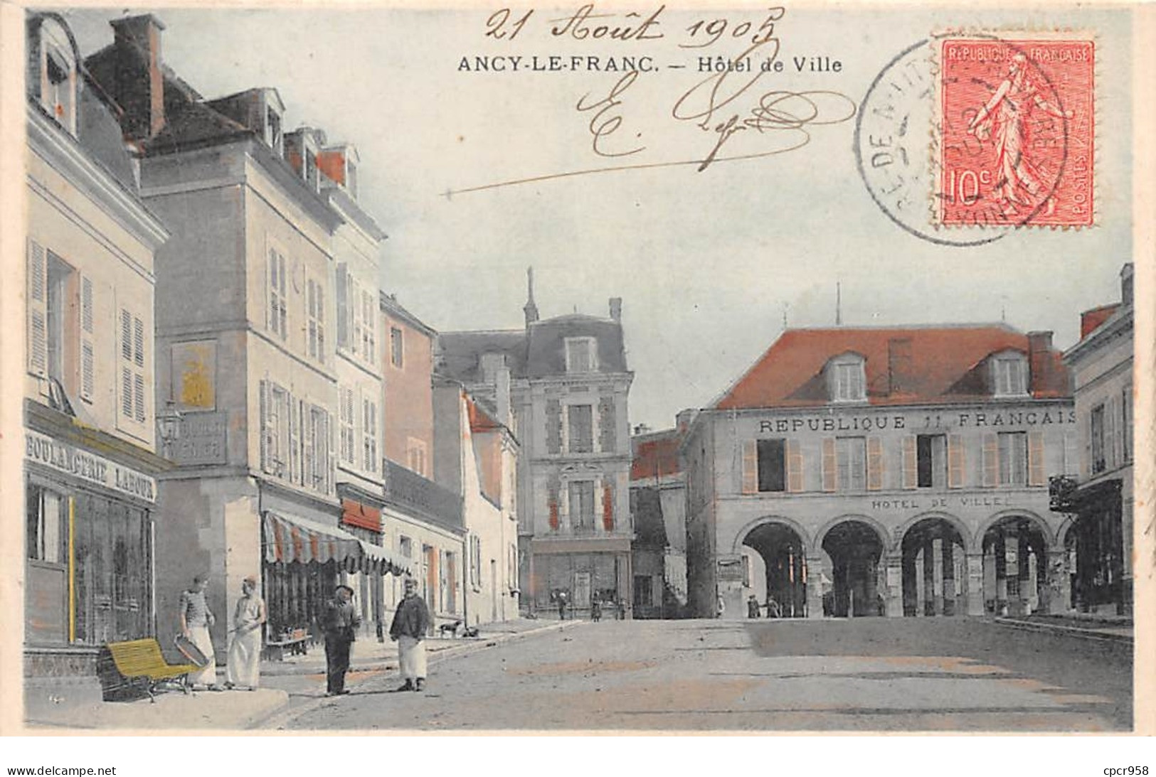 89 .n° 110513 .  Ancy Le Franc . Hotel De Ville .boulangerie Labour . - Ancy Le Franc