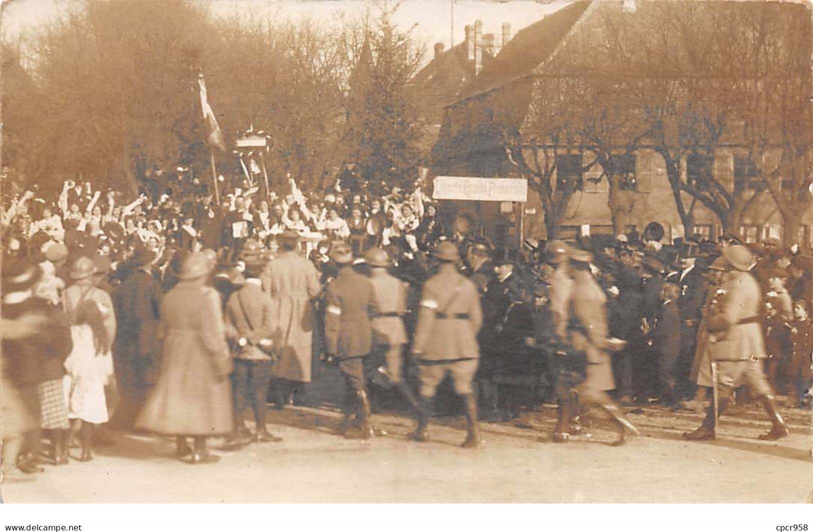 68 - N°64885 - NEUF BRISACH - Défilé, Militaires - Carte Photo - Neuf Brisach