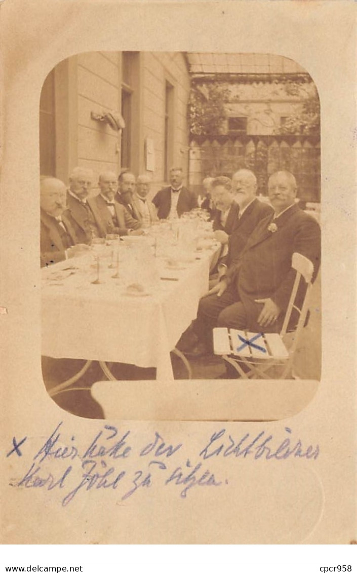 Allemagne - N°64649 - KREFELD - Hommes à Table - Carte Photo - Krefeld