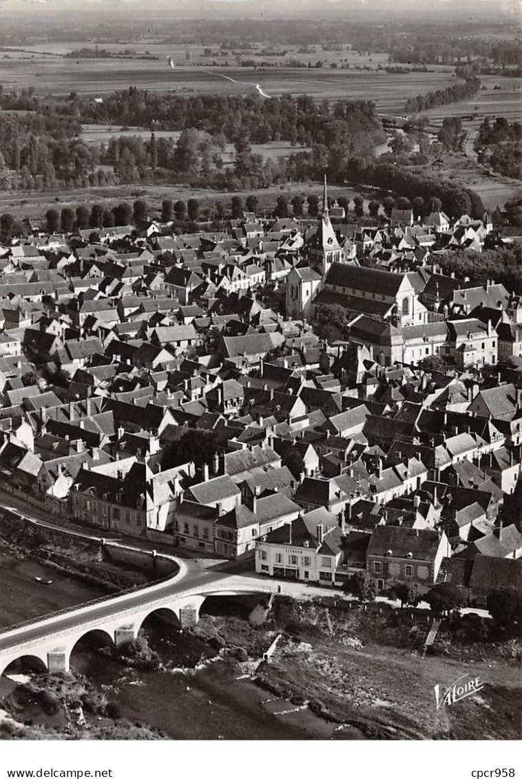 41 .n° 204527.selles Sur Cher.la Ville.église.vue D'avion. Cpsm - 15 X 10.5 Cm. - Selles Sur Cher