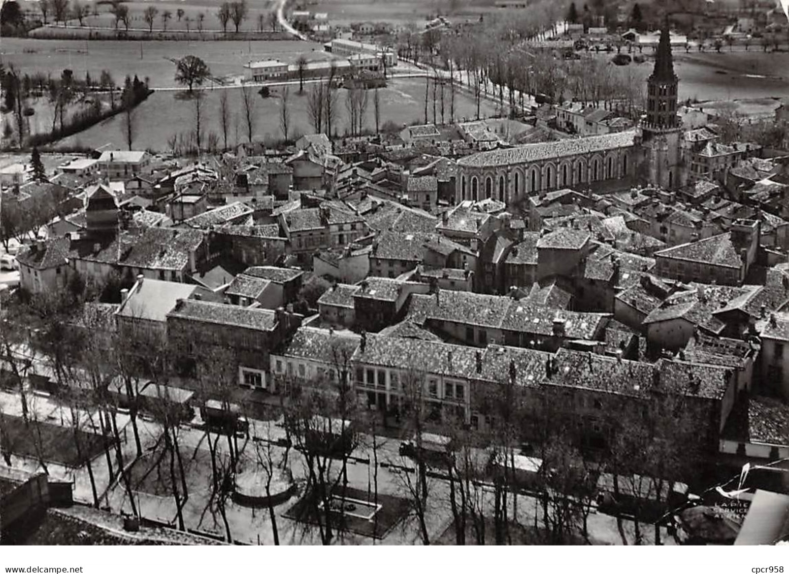 82.n° 204997.caussade.les Promenades Et L'église .cpsm - 15 X 10.5 Cm - Caussade