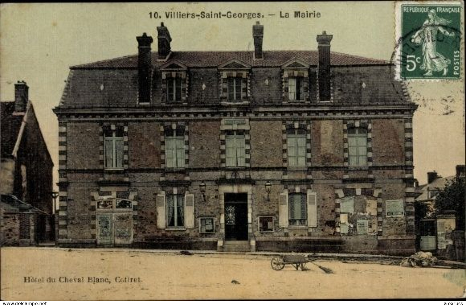 Postcard Villiers-Saint-Georges, Seine Et Marne, Town Hall, Wheelbarrow, Used - Villiers Saint Georges