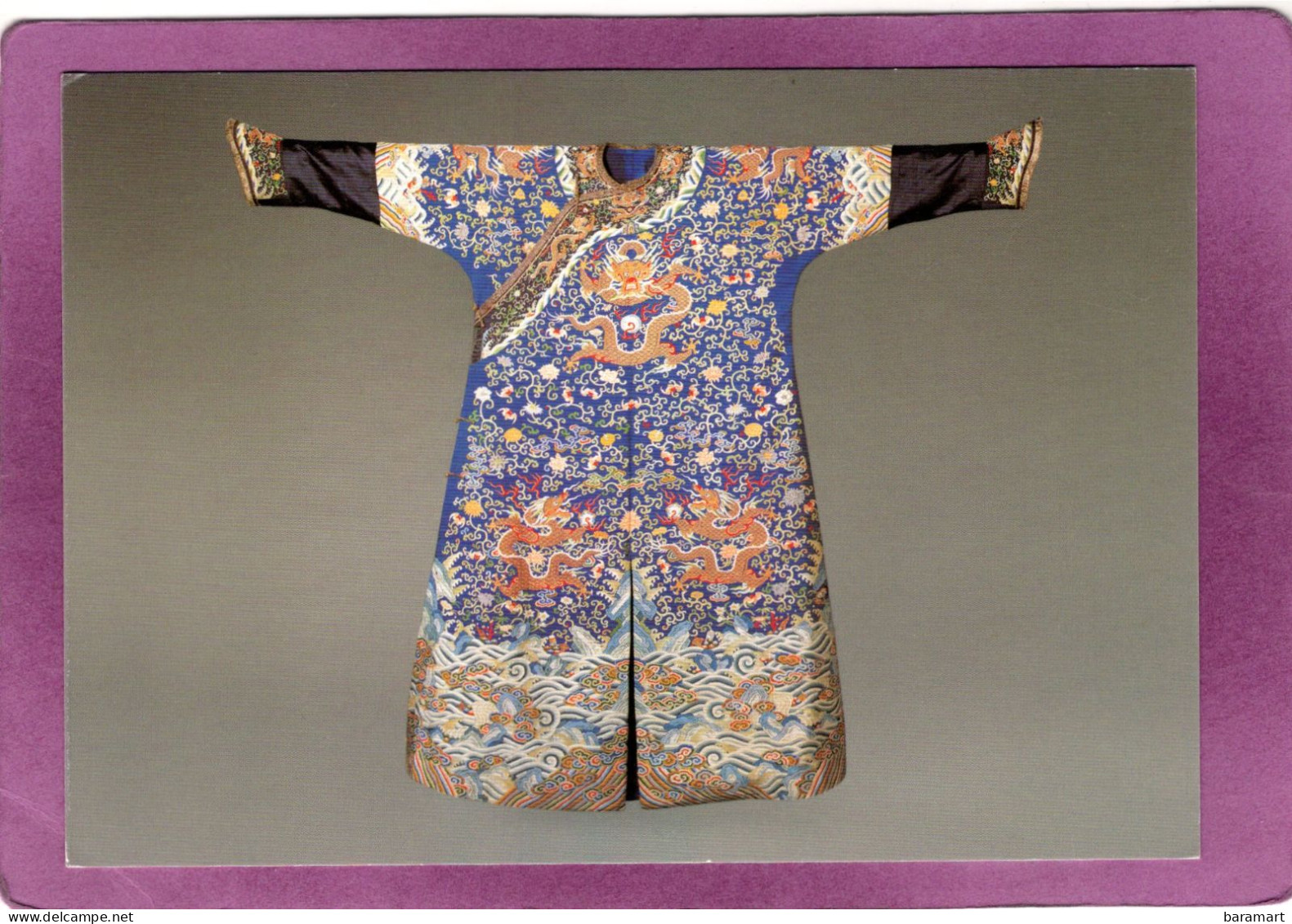 Robe Du Costume Faste Tapisserie De Soie Ou Kesi Fin XIX Siècle Collection Baur Musée Des Arts D'Extrême-Orient Genève - Objets D'art