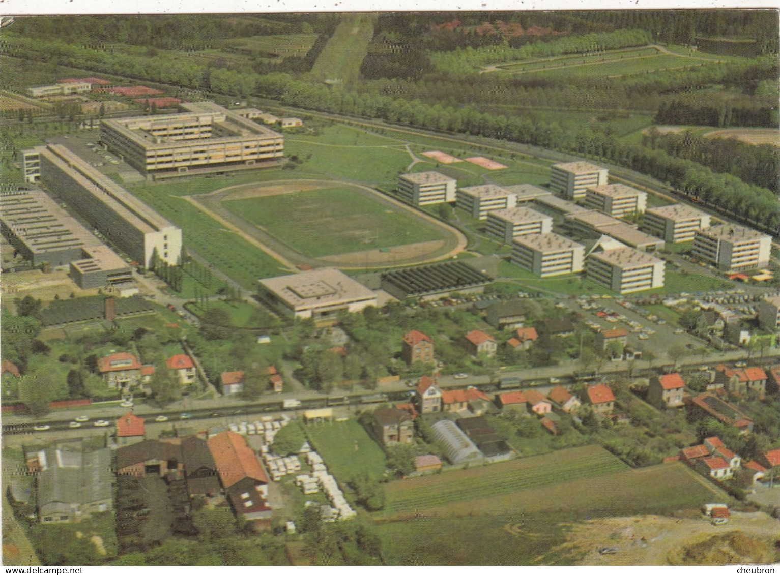 92. CHATENAY MALABRY. CPSM. VUE AERIENNE. L'ECOLE CENTRALE DES ARTS  ET MANUFACTURES. RESIDENCE DES ELEVES INGENIEURS. - Chatenay Malabry