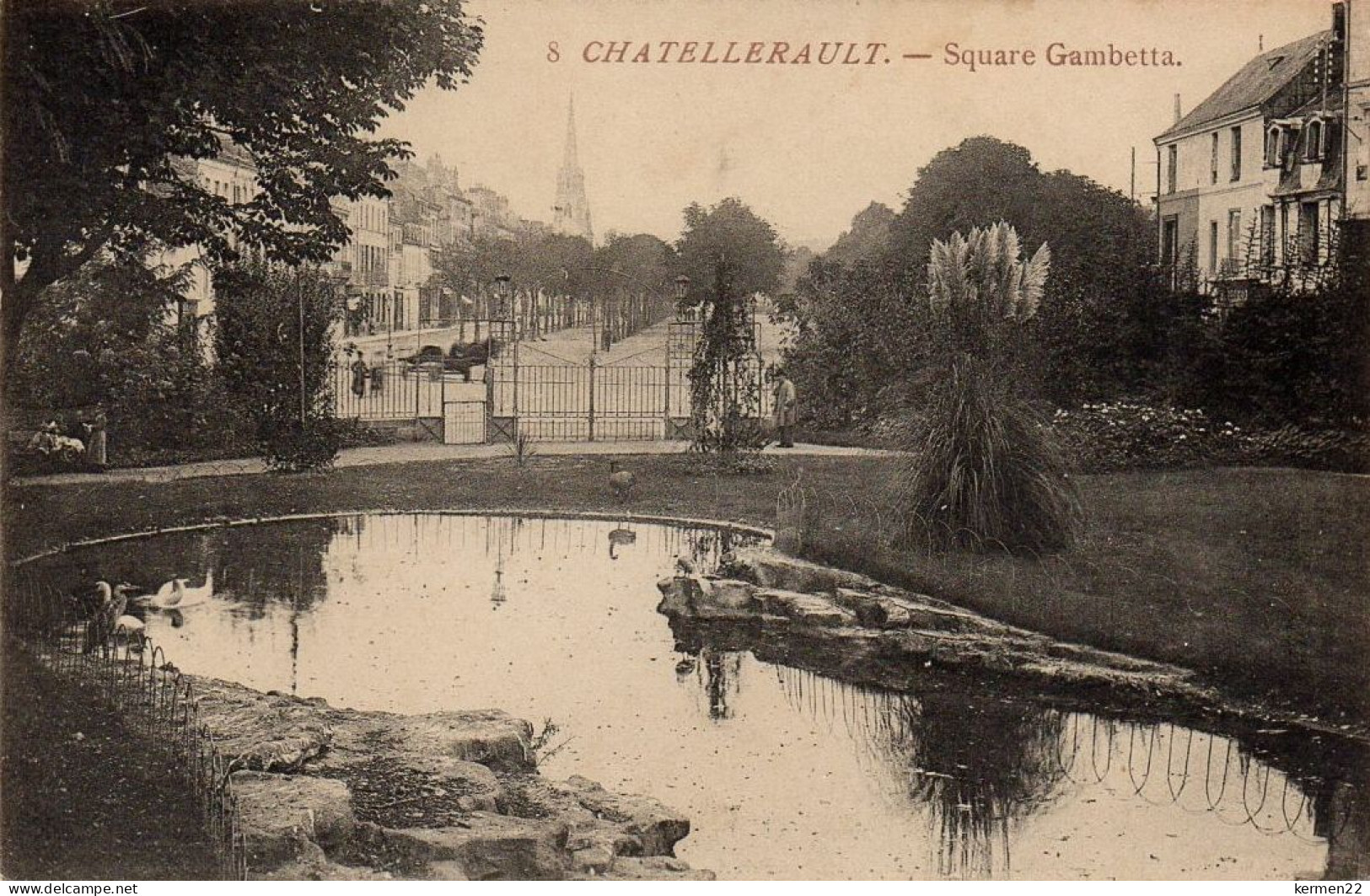 CPA 86 CHATELLERAULT Square Gambetta - Chatellerault