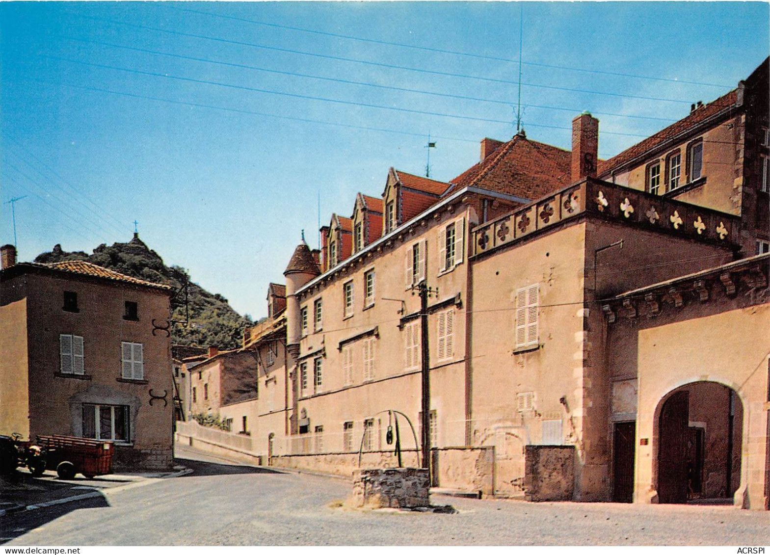 Environs De SAINT GERMAIN LEMBRON NONETTE Place De L Eglise La Chateau Et Le Pic De Nonette 8(scan Recto-verso) MA418 - Saint Germain Lembron