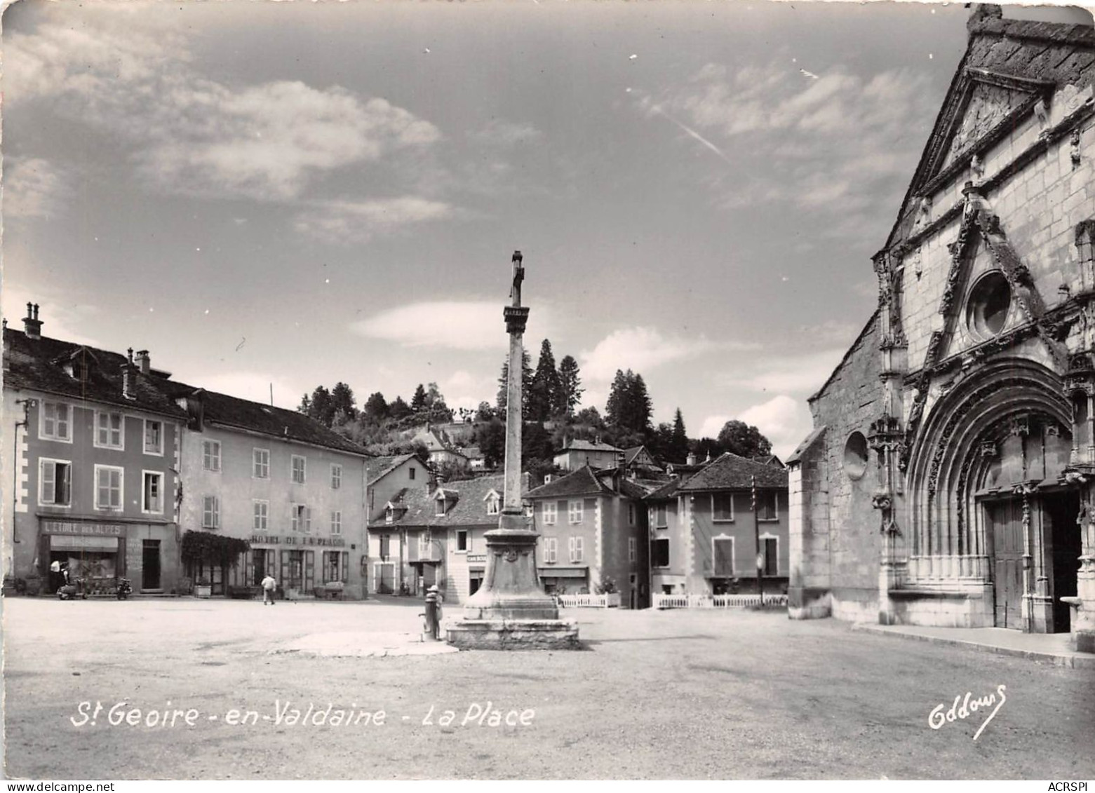ST GEOIRE EN VALDAIRE LA PLACE 22(scan Recto-verso) MA459 - Saint-Geoire-en-Valdaine