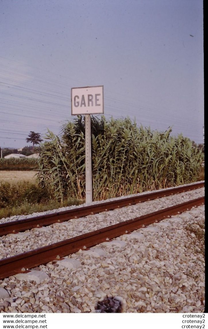 Photo Diapo Diapositive Slide TRAIN Signalisation Signaux Pancarte GARE De PERTUIS En 1973 VOIR ZOOM - Diapositives