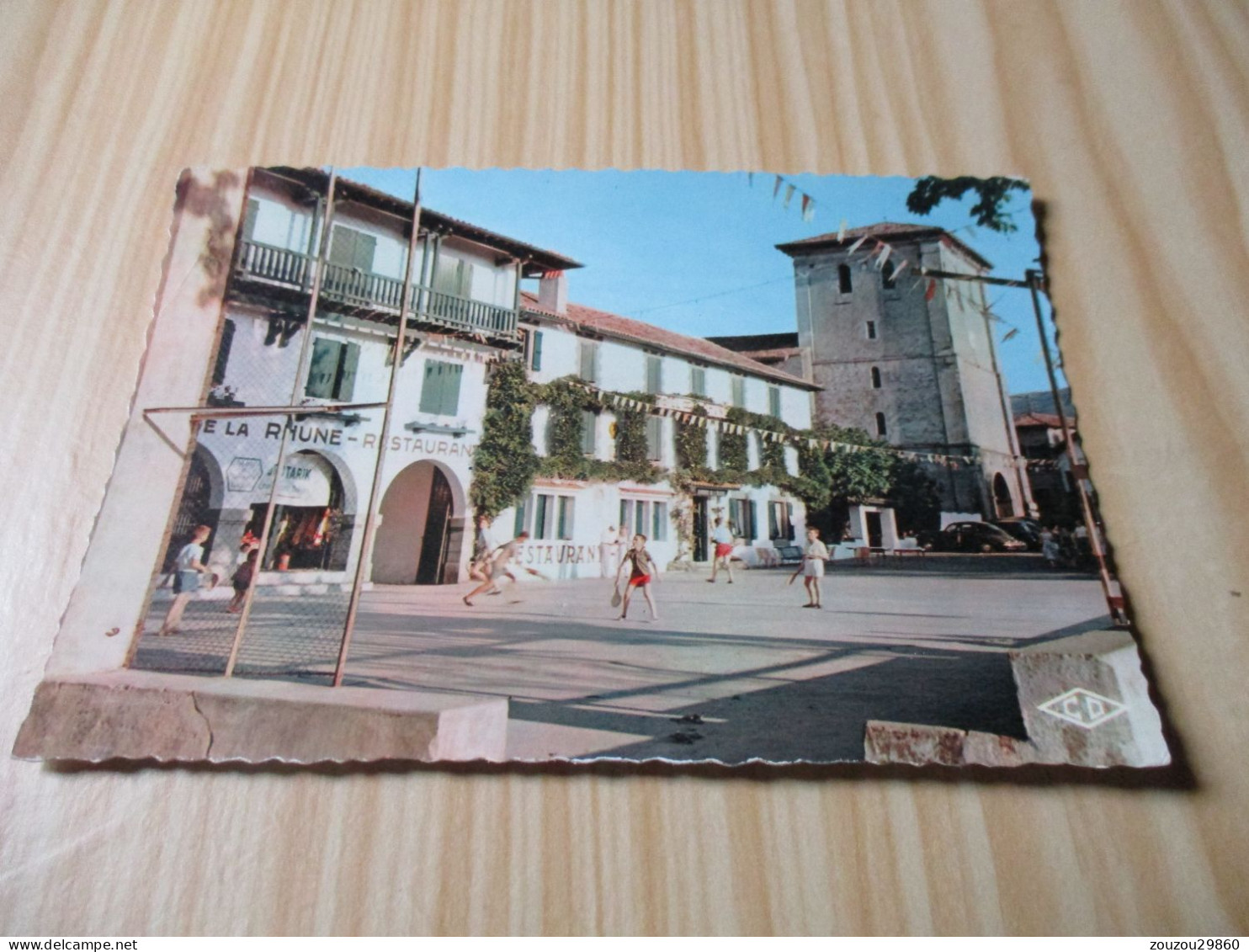 Ascain (64).La Place, L'église Et L'Hôtel De La Rhune - Carte Animée. - Ascain