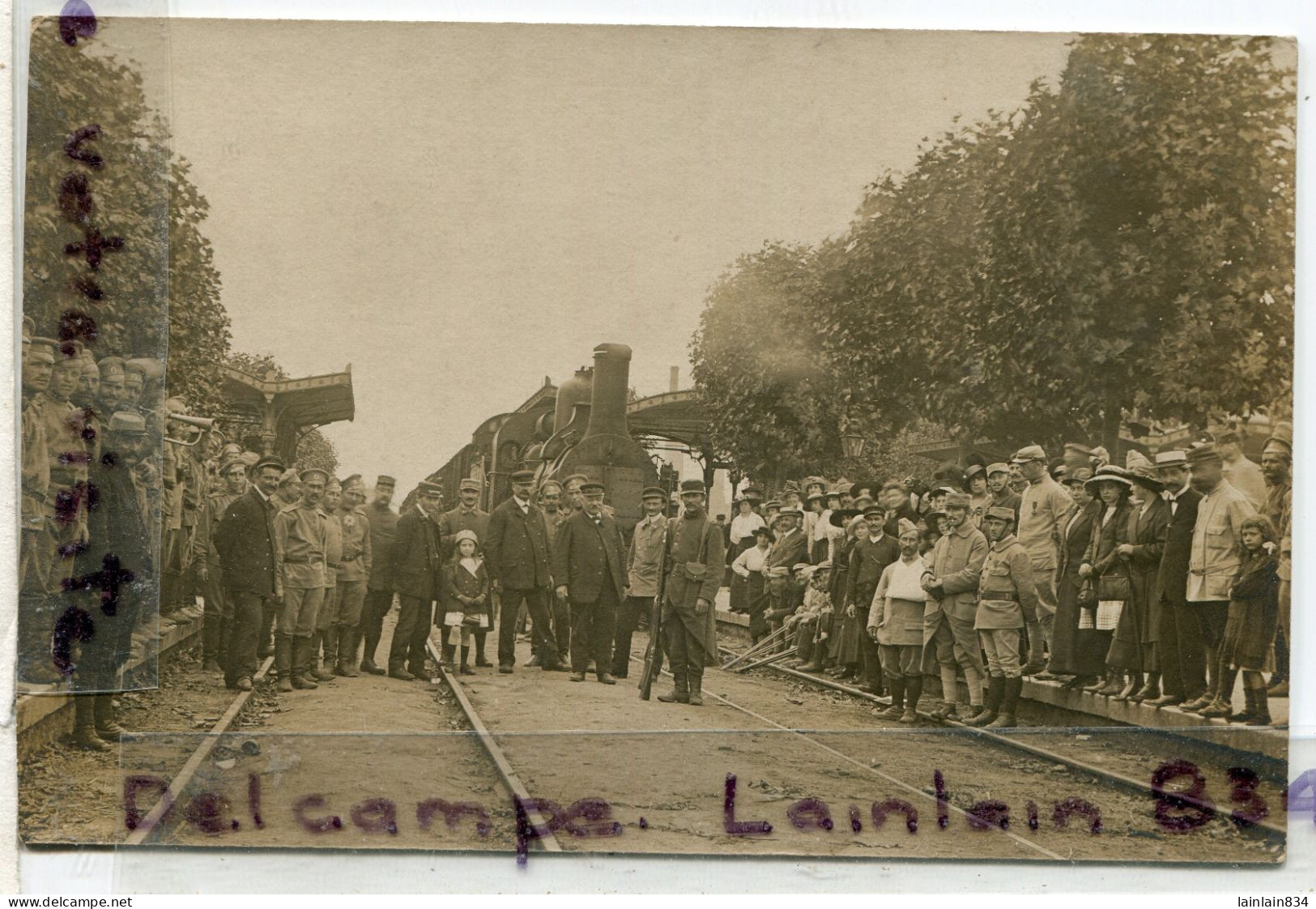 - Carte Photo - PARAY-le-MONIAL - La Gare, Manifestation, Soldats Russe Sur La Gauche, 1916, TBE, Sans.. - Paray Le Monial