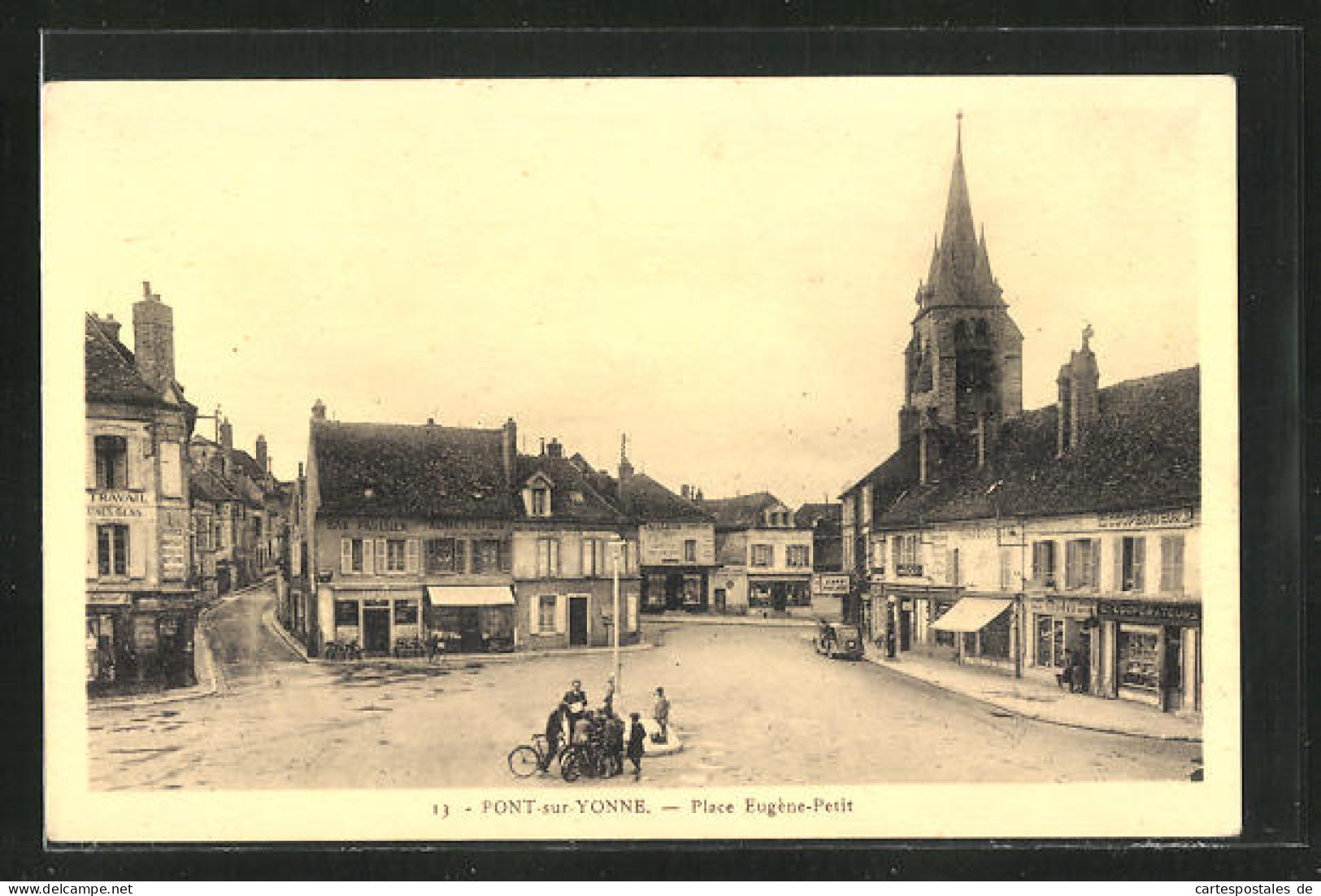 CPA Pont-sur-Yonne, Place Eugene-Petit, Radfahrer Auf Dem La Place Du Marché  - Pont Sur Yonne