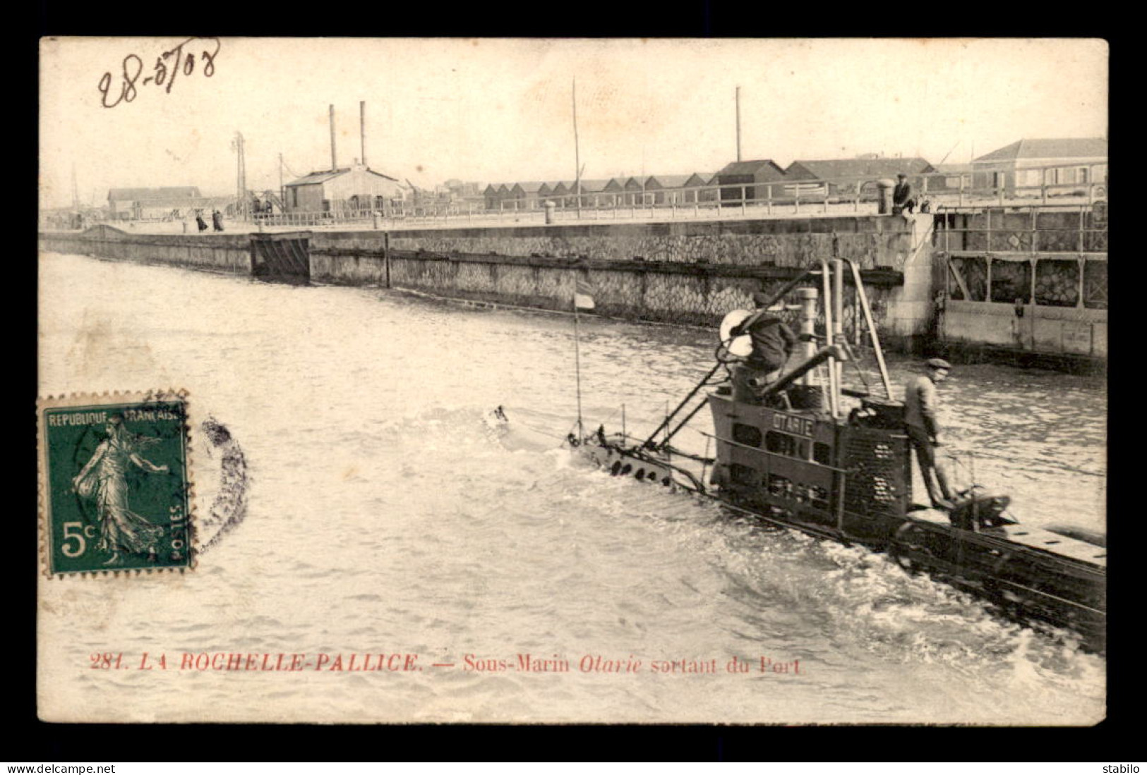 BATEAUX DE GUERRE - SOUS-MARIN OTARIE SORTANT DU BASSIN N°1 DU PORT DE LA ROCHELLE-PALLICE - Submarines