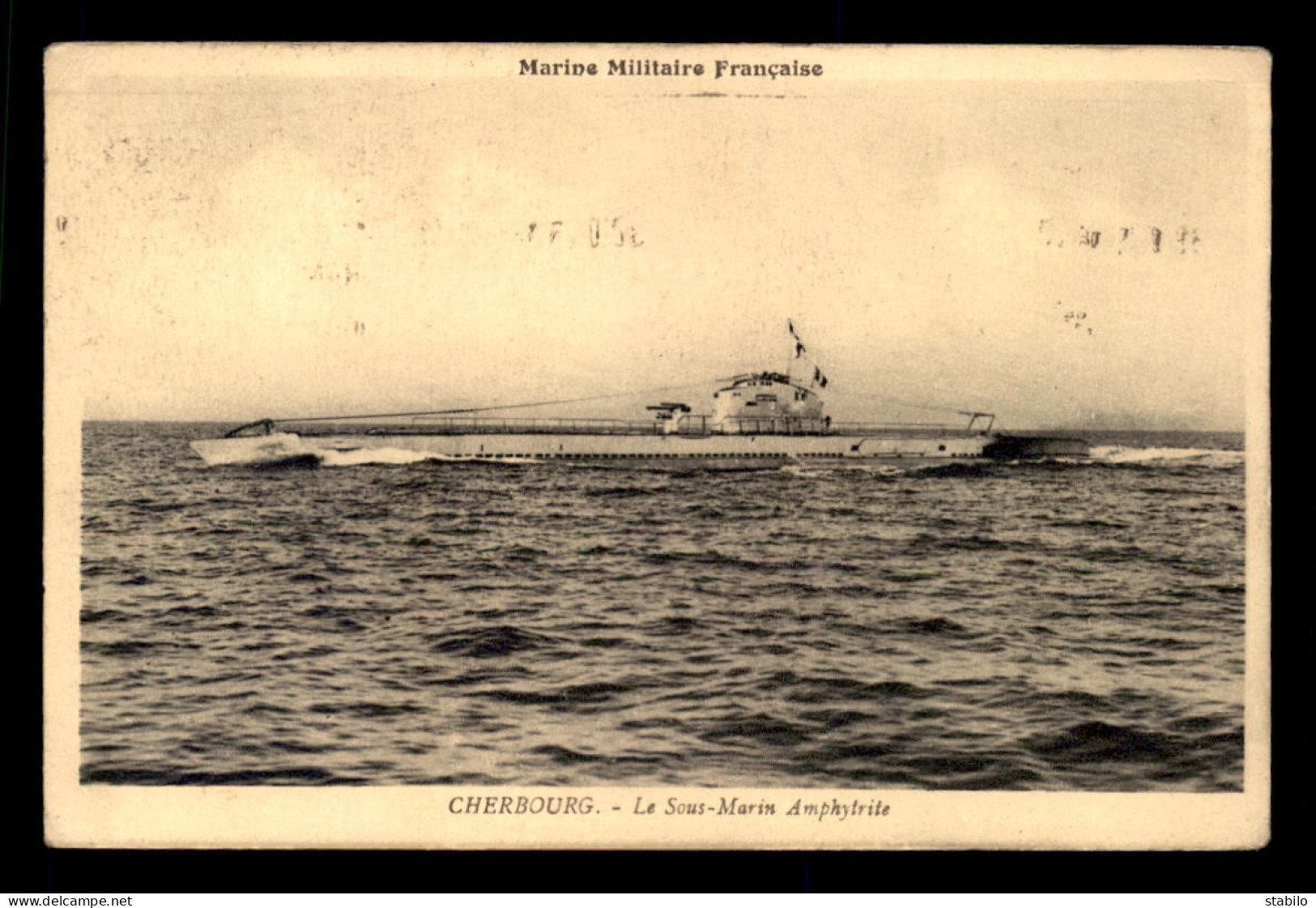 BATEAUX DE GUERRE - SOUS-MARIN AMPHYTRITE A CHERBOURG - Sous-marins