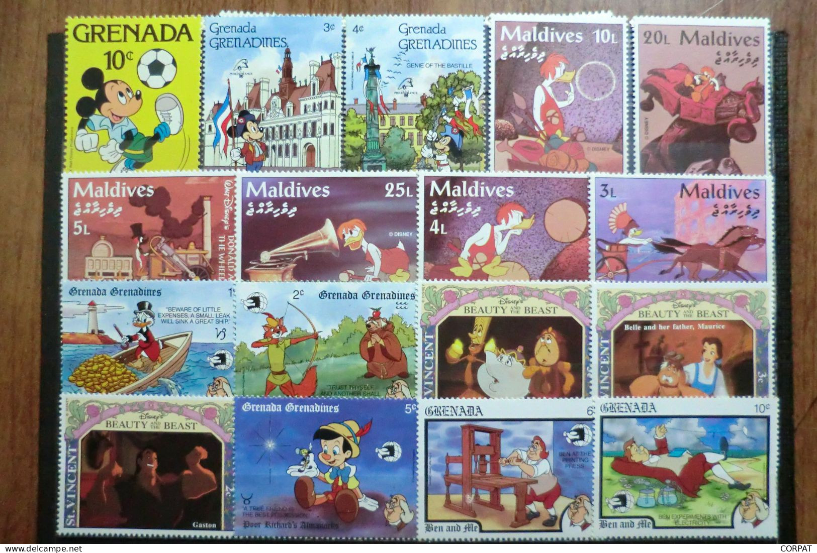 Disney.Lot Of Stamps Not Used (check The 6 Photos) - Disney