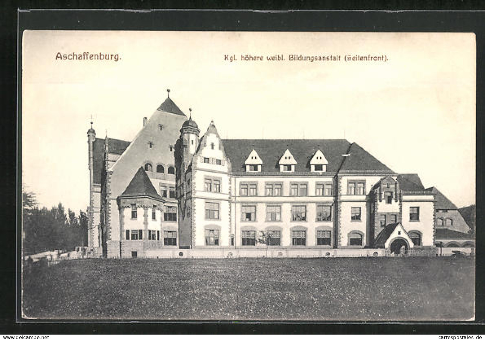 AK Aschaffenburg, Kgl. Höhere Weibl. Bildungsanstalt, Seitenfront  - Aschaffenburg