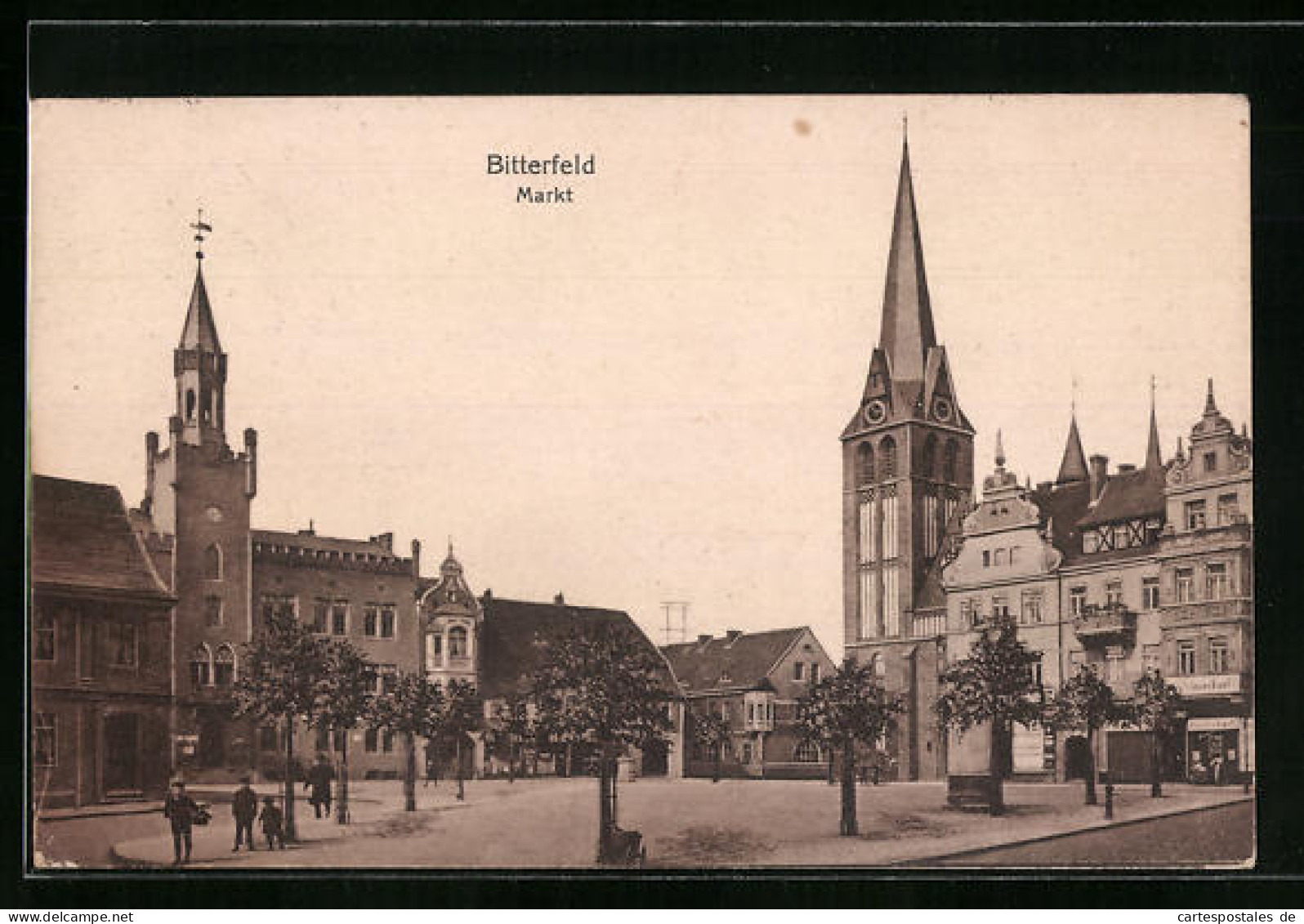 AK Bitterfeld, Marktplatz Mit Kirche  - Bitterfeld