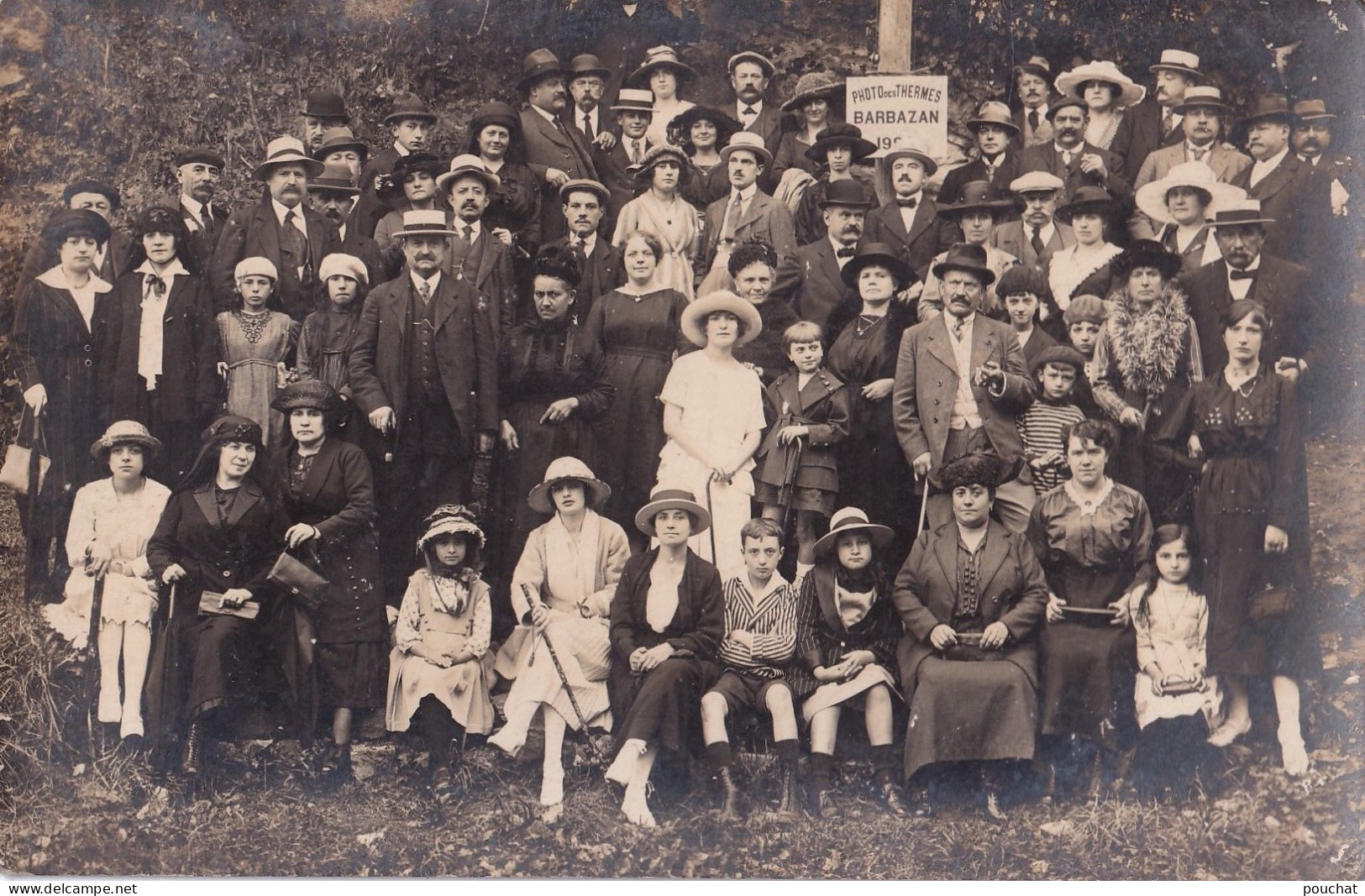 31) BARBAZAN - ENSEMBLE DE 2 CARTES PHOTOS - THERMES - GROUPE DE PERSONNES - 6 SCANS - Barbazan