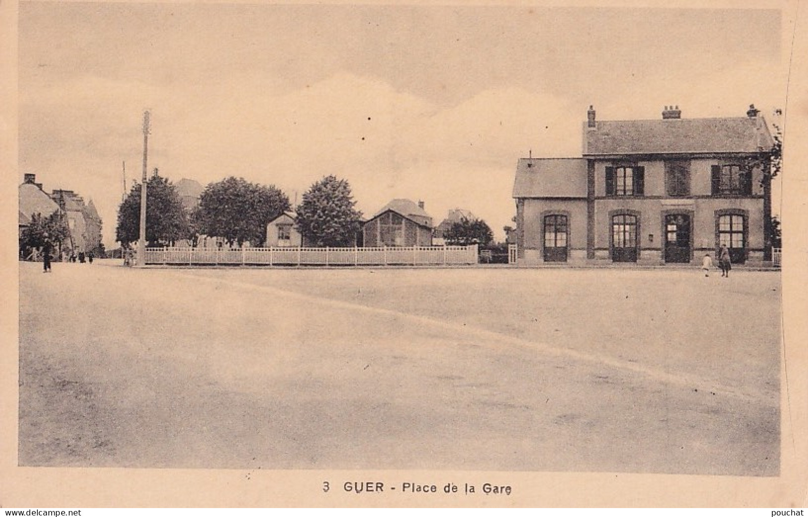 R16-56) GUER - PLACE DE LA GARE - ( 2 SCANS ) - Guer Coetquidan