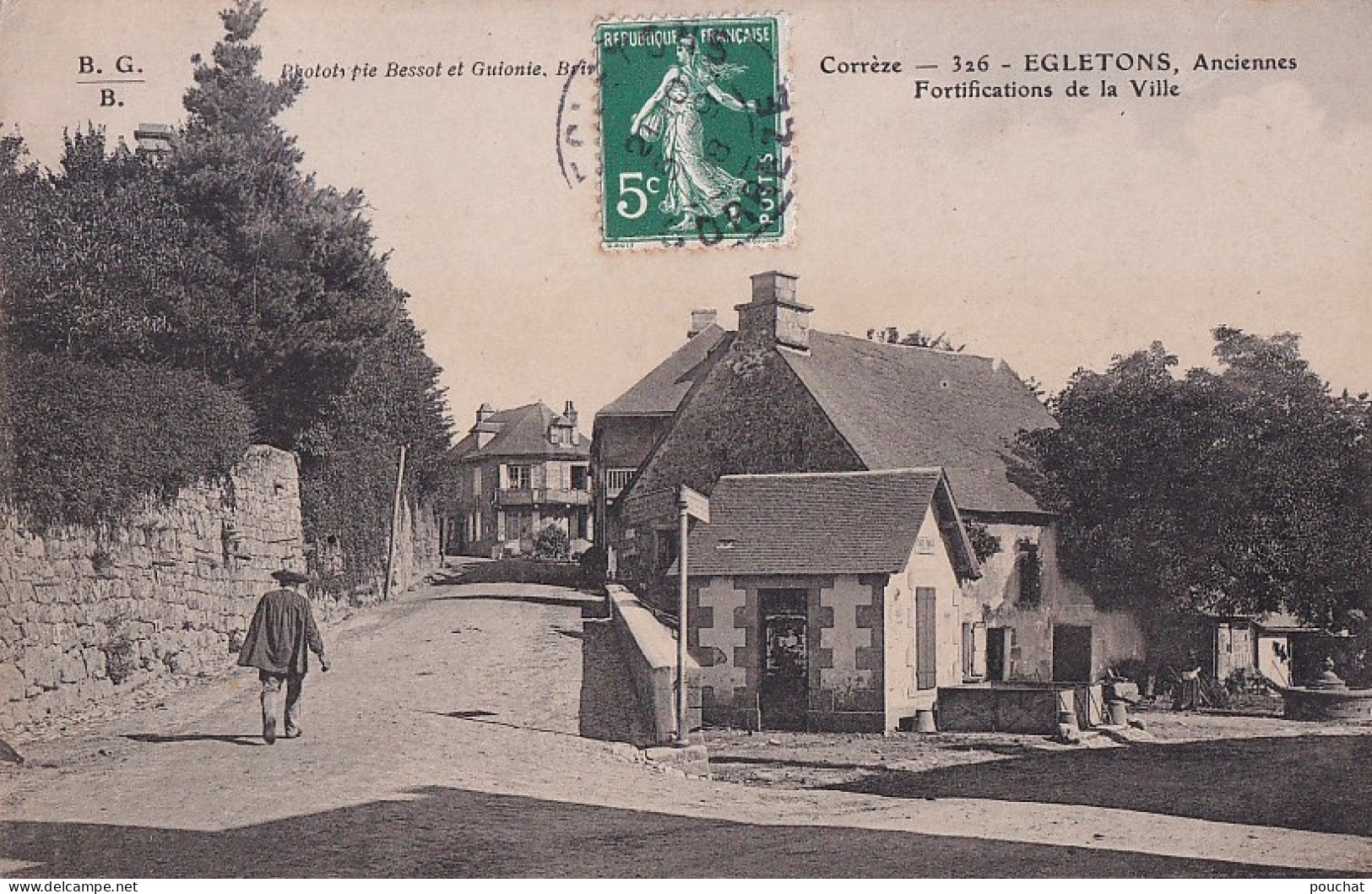 R19-19) EGLETONS - CORREZE -ANCIENNES FORTIFICATIONS DE LA VILLE - ANIMEE - HABITANTS - EN  1908 - Egletons