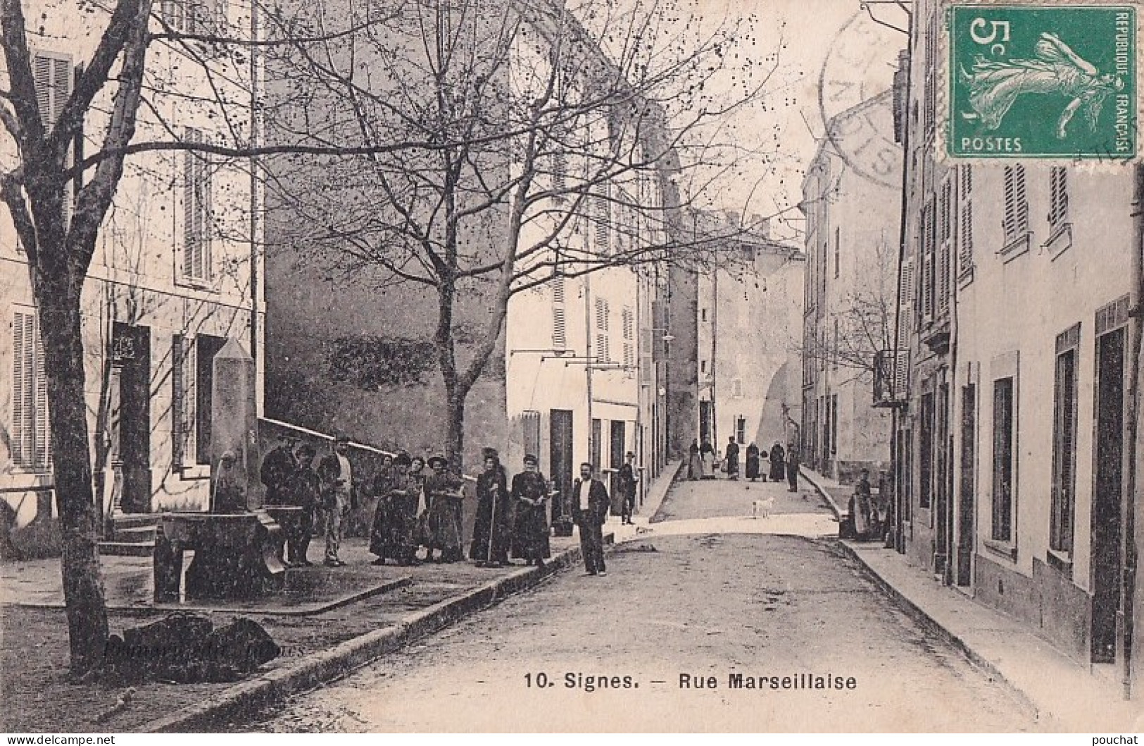 R19-83) SIGNES - RUE MARSEILLAISE - ANIMEE  - HABITANTS -  EN  1909   - Signes