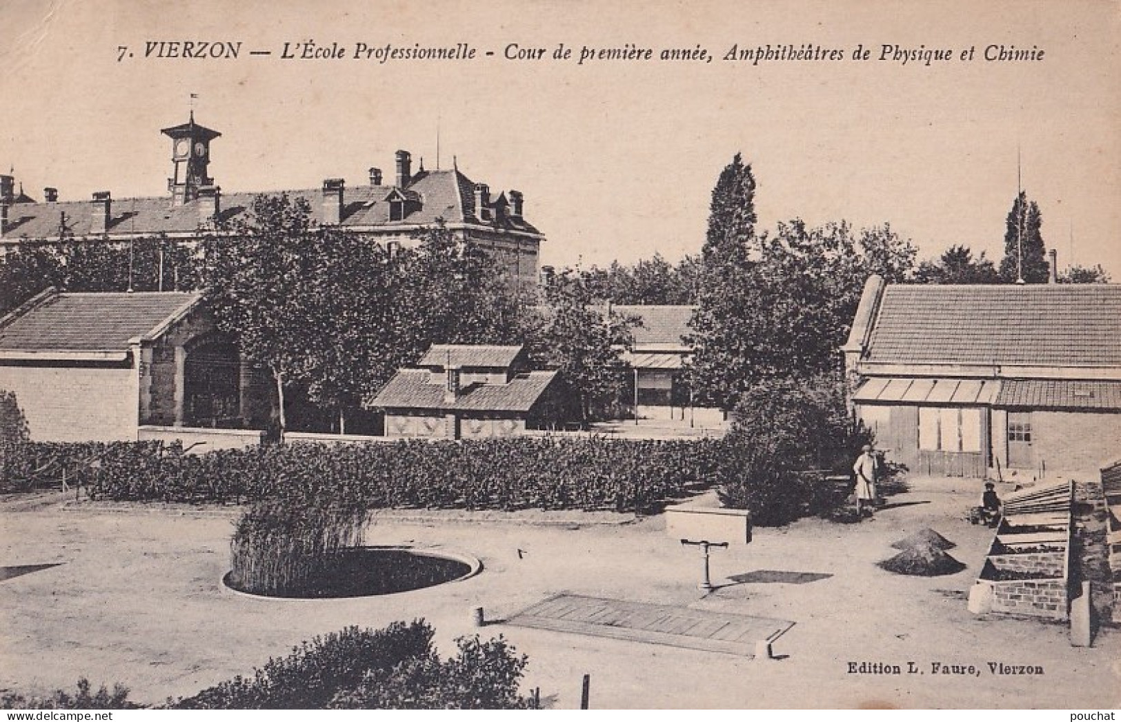 18) VIERZON - ECOLE PROFESSIONNELLE COUR DE PREMIERE ANNEE - AMPHITHEATRES DE PHYSIQUE ET CHIMIE - EN  1928 - 2 SCANS - Vierzon