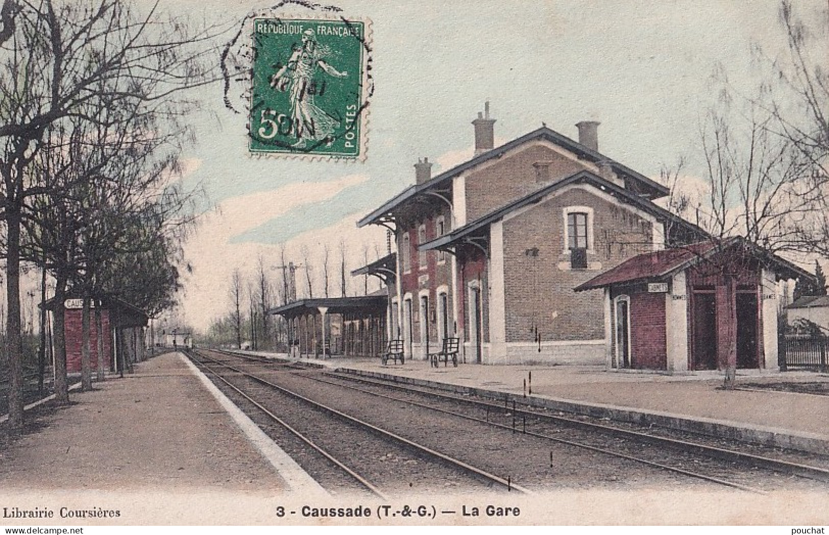 R27-82) CAUSSADE - TARN ET GARONNE - LA GARE  - COLORISEE   - EN  1907 - Caussade