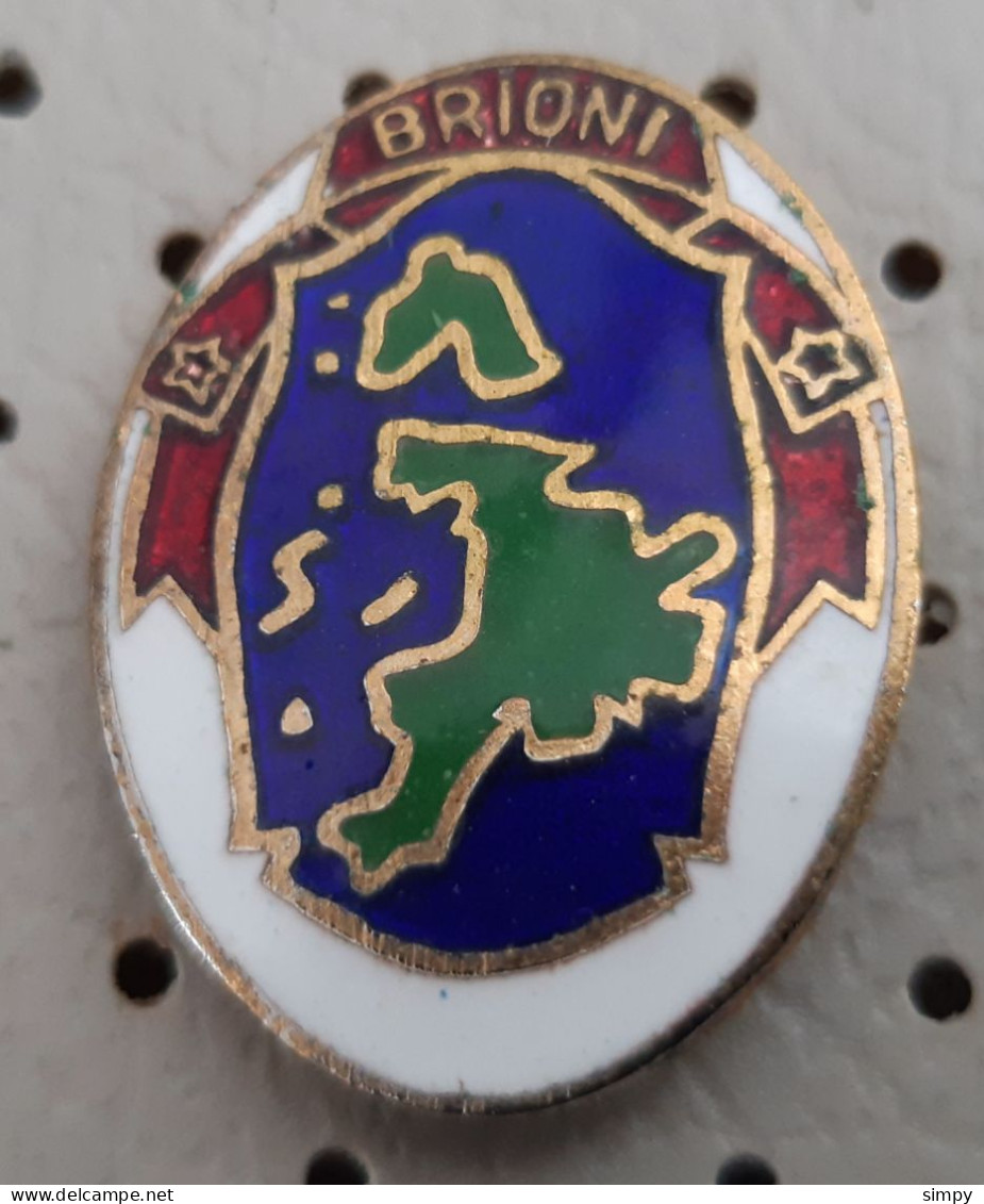 BRIONI  Coat Of Arms Croatia Vintage Enamel Pin - Città