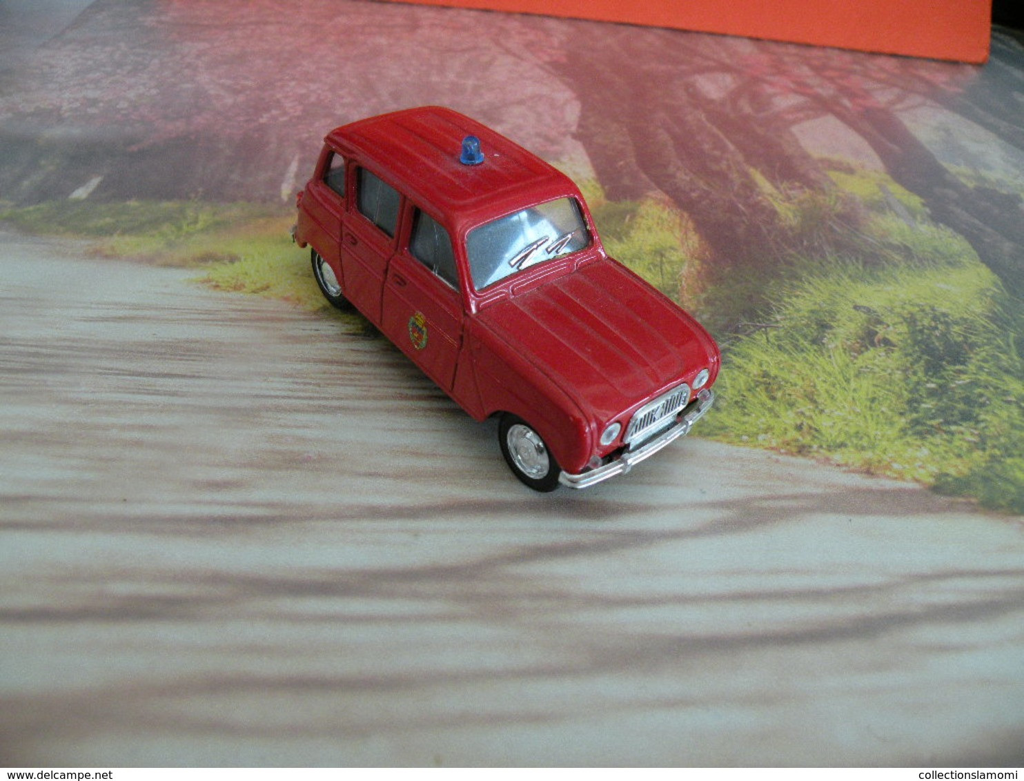 Véhicule De Pompier - Renault 4L 1964  - 1/43 - SOLIDO FRANCE - - Pompieri