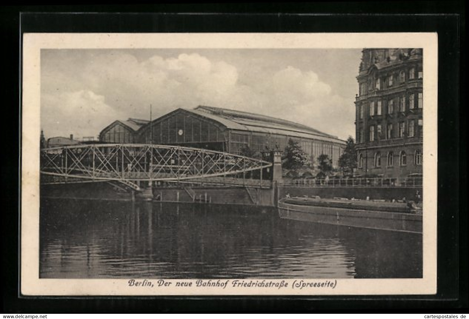 AK Berlin, Der Neue Bahnhof Friedrichstrasse (Spreeseite)  - Mitte