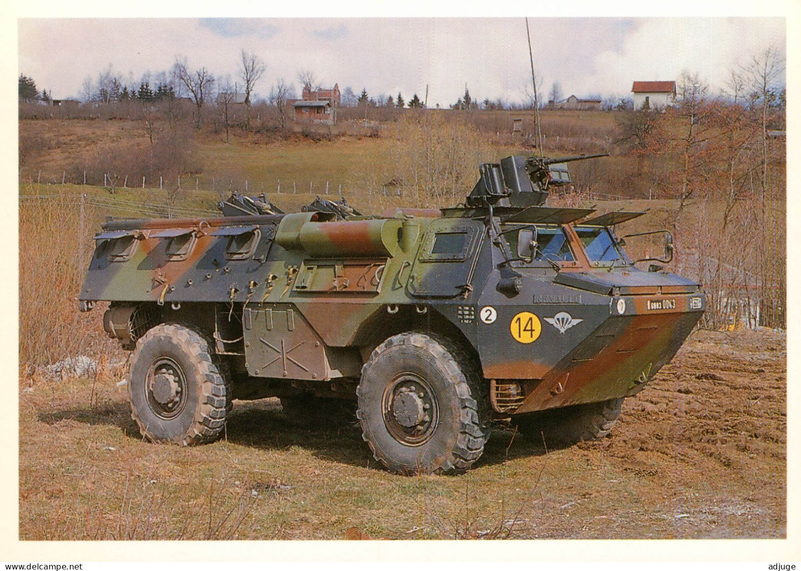 Guerre Bosnie-Herzegovine, SARAJEVO - Blindé Renault _GIAT Industries_  (Photo SFOR) - Bosnia Erzegovina