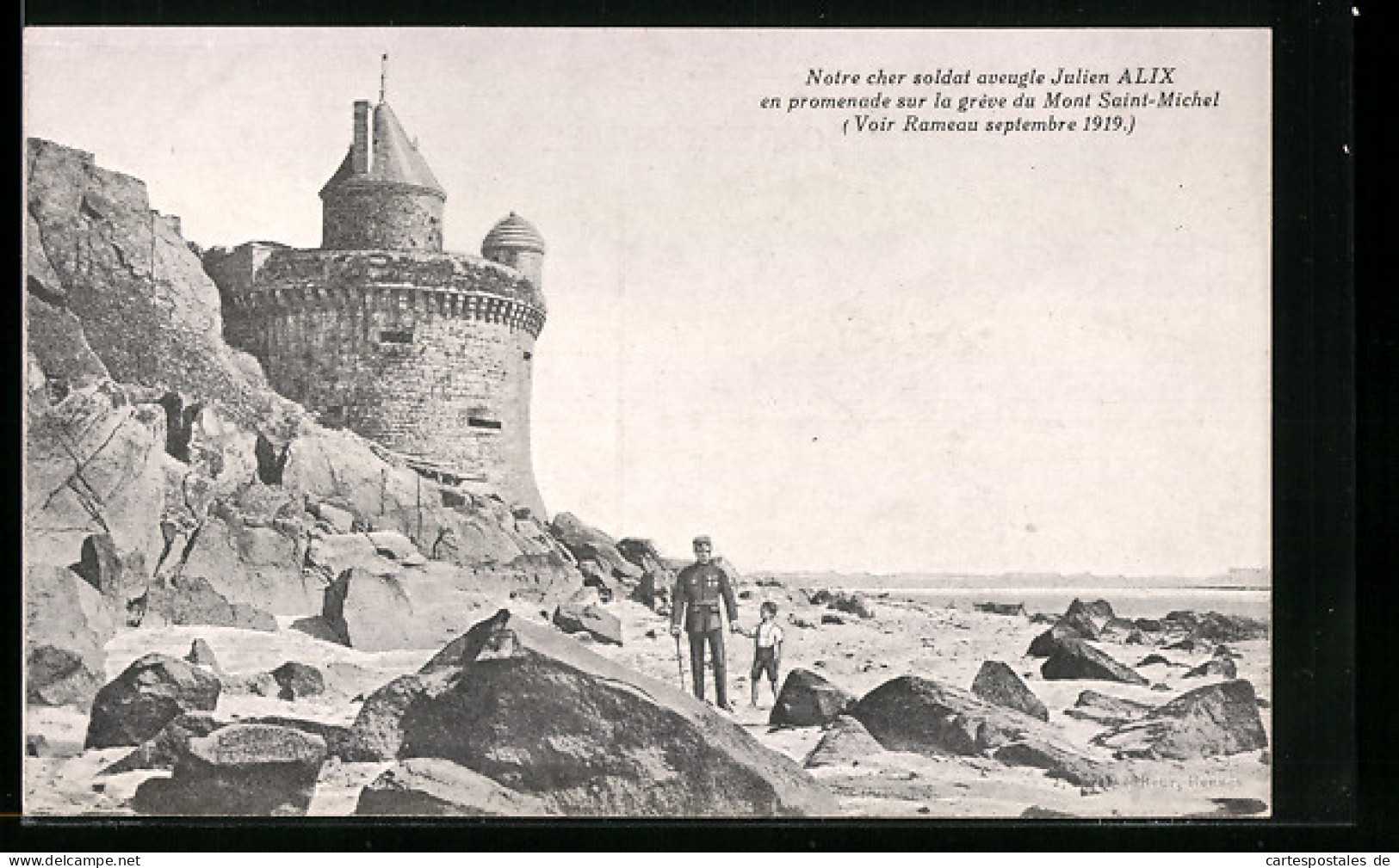 AK Mont Saint-Michel, Notre Cher Soldat Aveugle Julien Alix En Promenade Sur La Grève, Blinder Soldat Mit Einem Jungen  - Salute