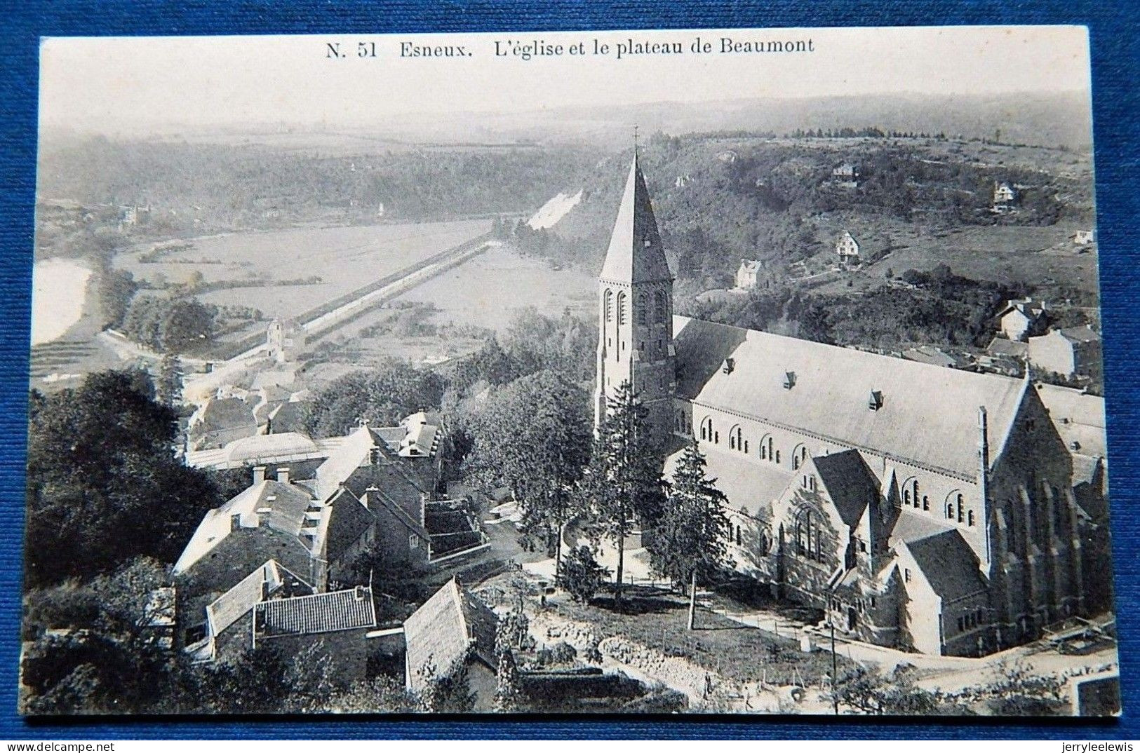 ESNEUX  -   L'Eglise Et Le Plateau De Beaumont - Esneux