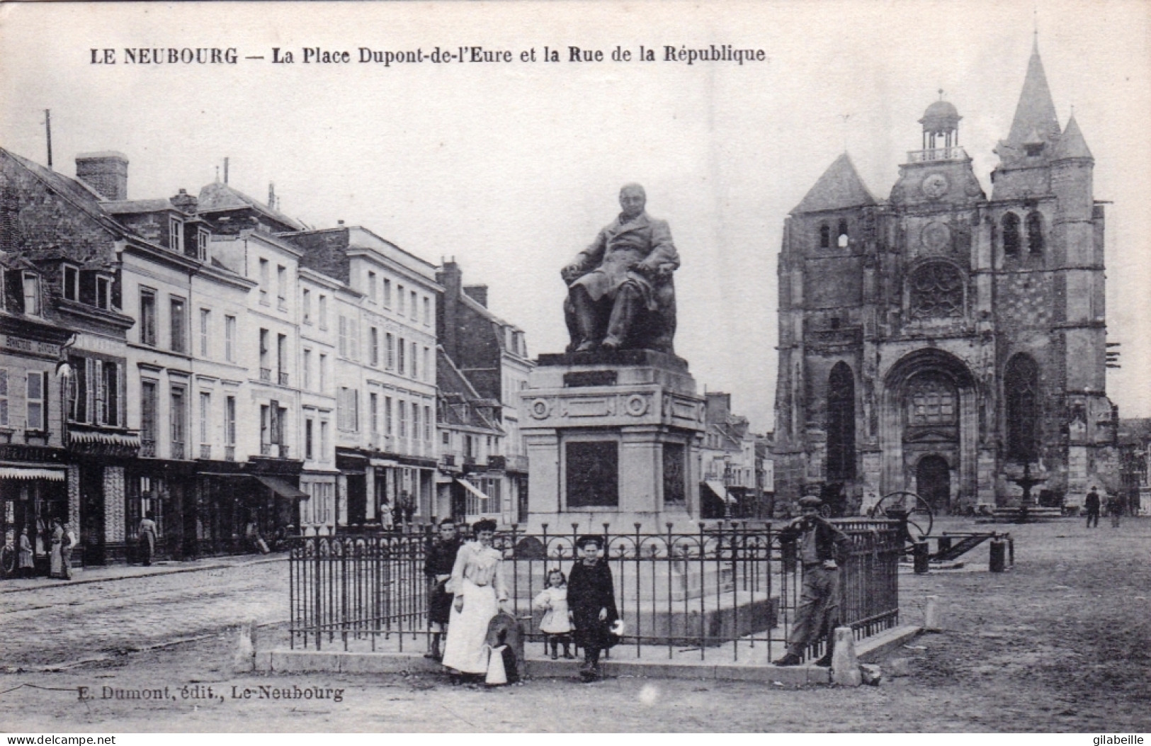 27 - Eure -  LE NEUBOURG - La Place Et La Rue De La Republique - Le Neubourg