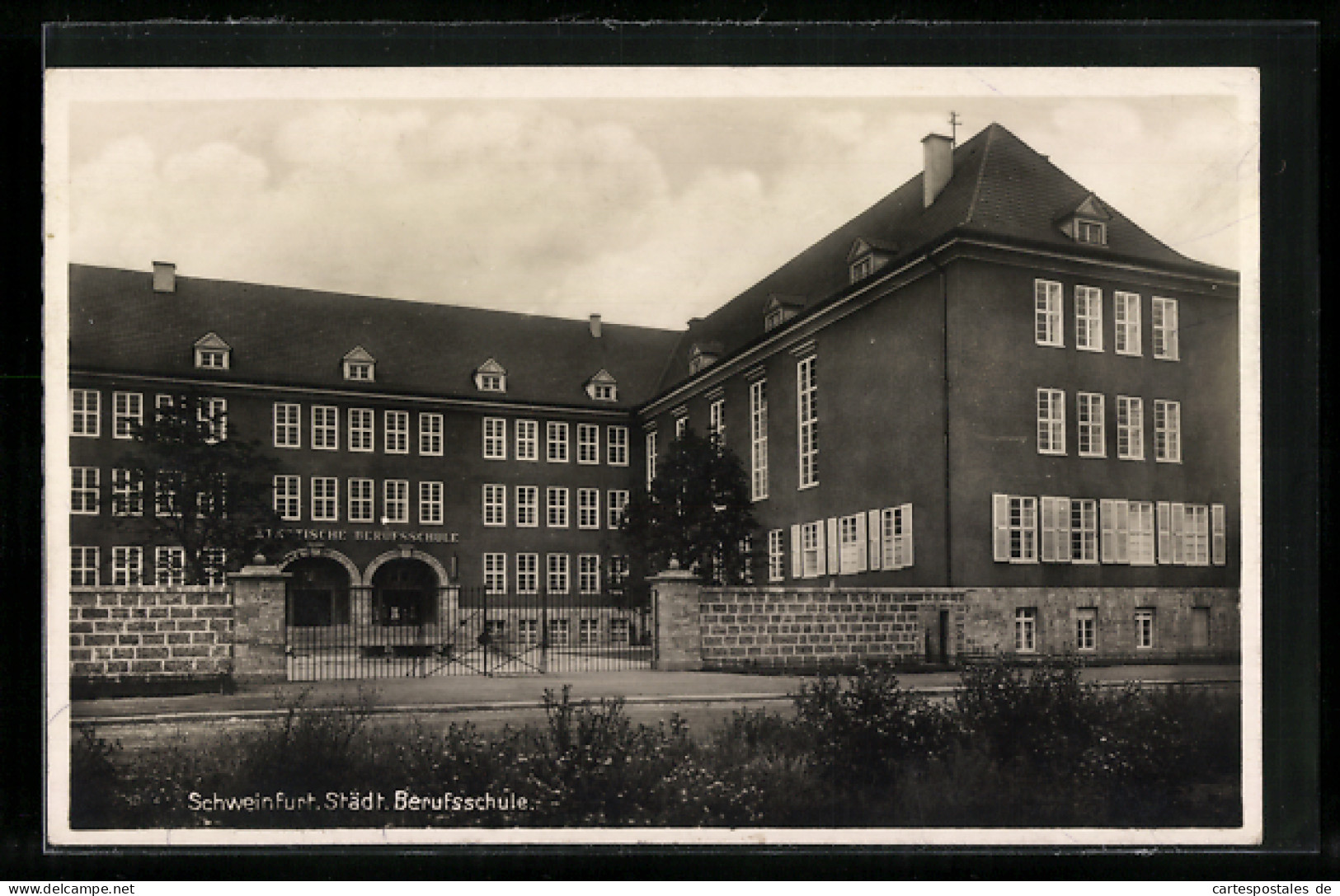 AK Schweinfurt, Fassade Der Städt. Berufsschule  - Schweinfurt