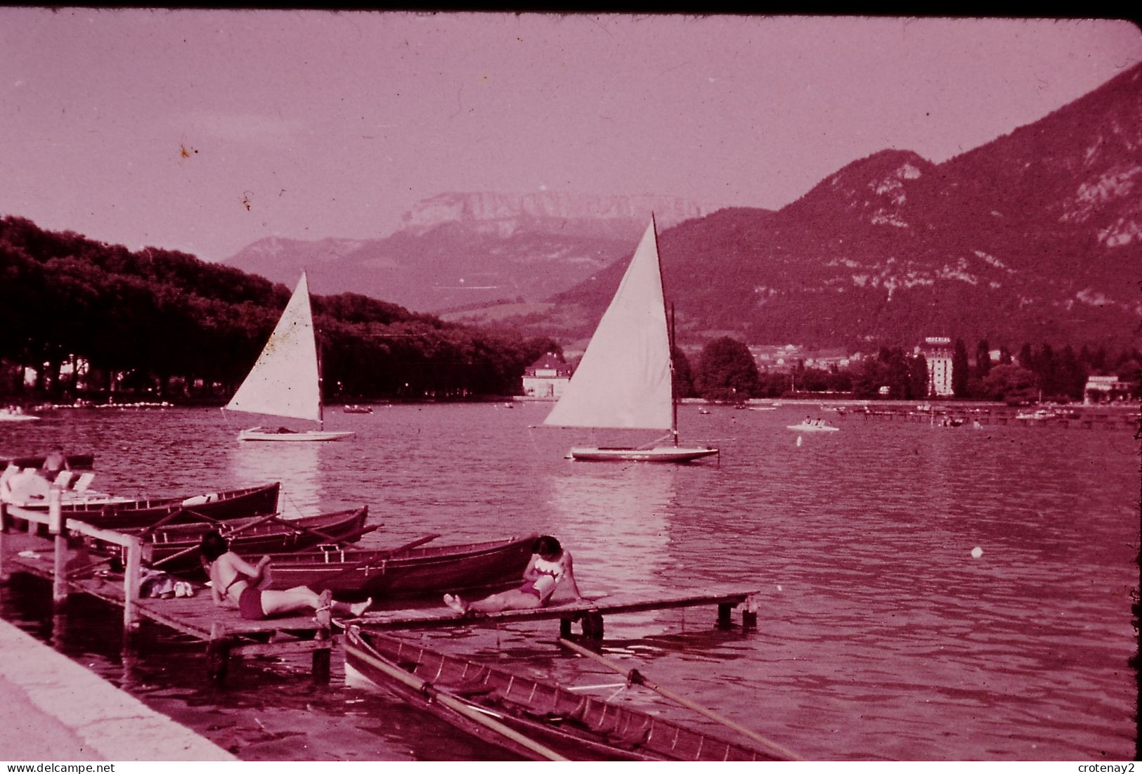 Photo Diapo Diapositive Slide Par TONIMALT La Savoie N°1 Le Lac D'ANNECY Bateaux Voiliers Bronzage VOIR ZOOM - Diapositives