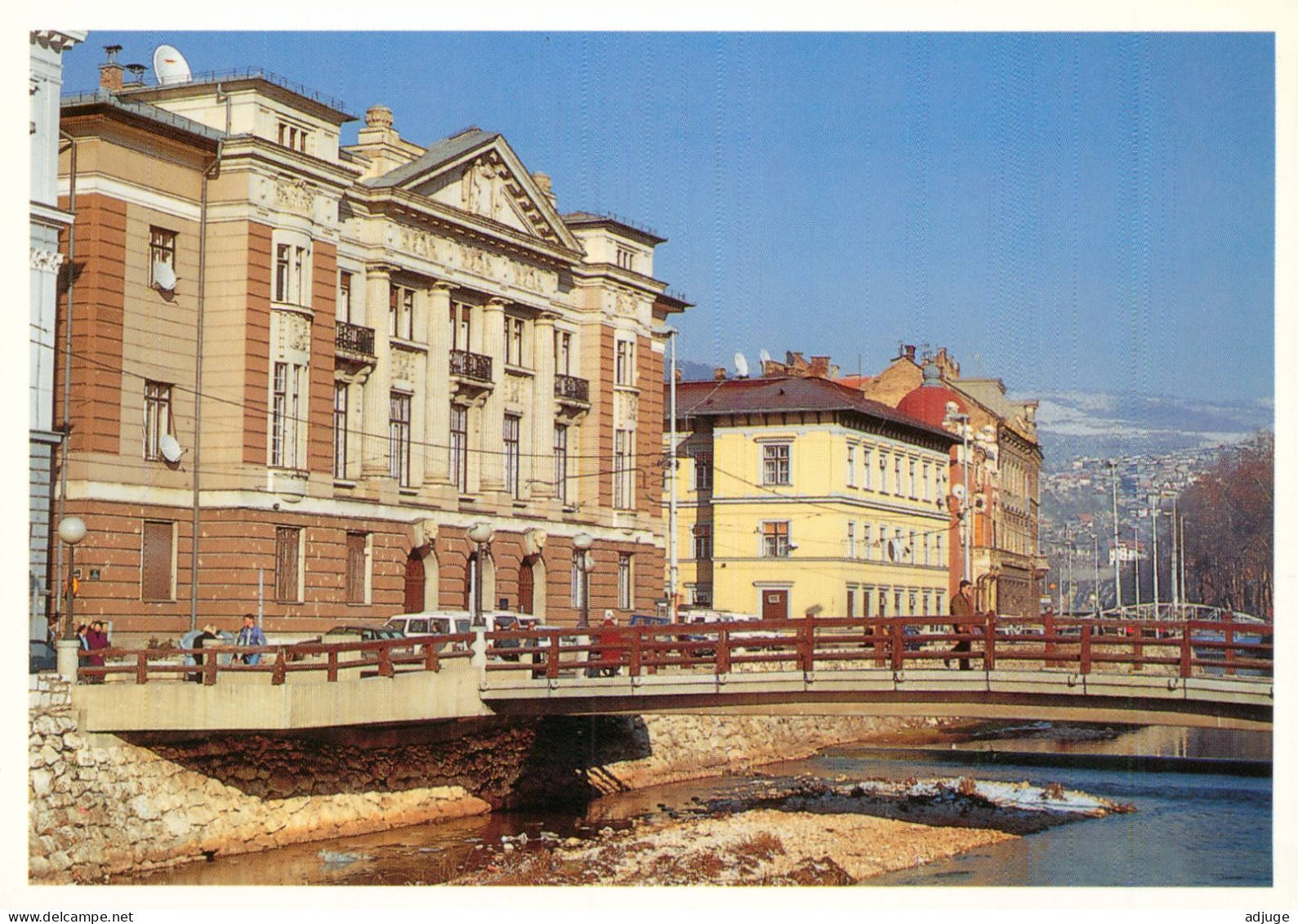 Guerre Bosnie-Herzegovine, SARAJEVO _ Le Q.G De L'OSCE Au Bord De La Rivière MILJACKA *Photo IFOR - Bosnie-Herzegovine