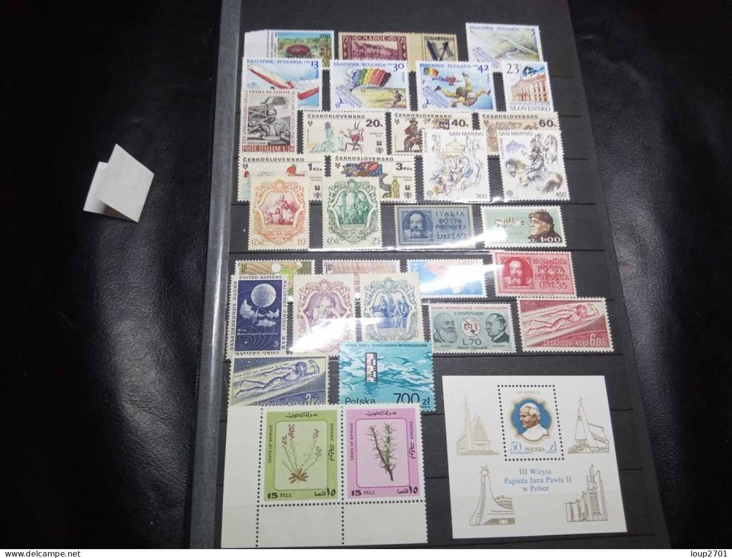 DM913 LOT FEUILLES MONDE TOUS NEUFS MNH  A TRIER COTE++ DEPART 10€