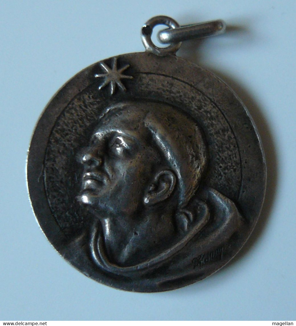 Belle Médaille Religieuse En Argent De 1905 - Religion &  Esoterik