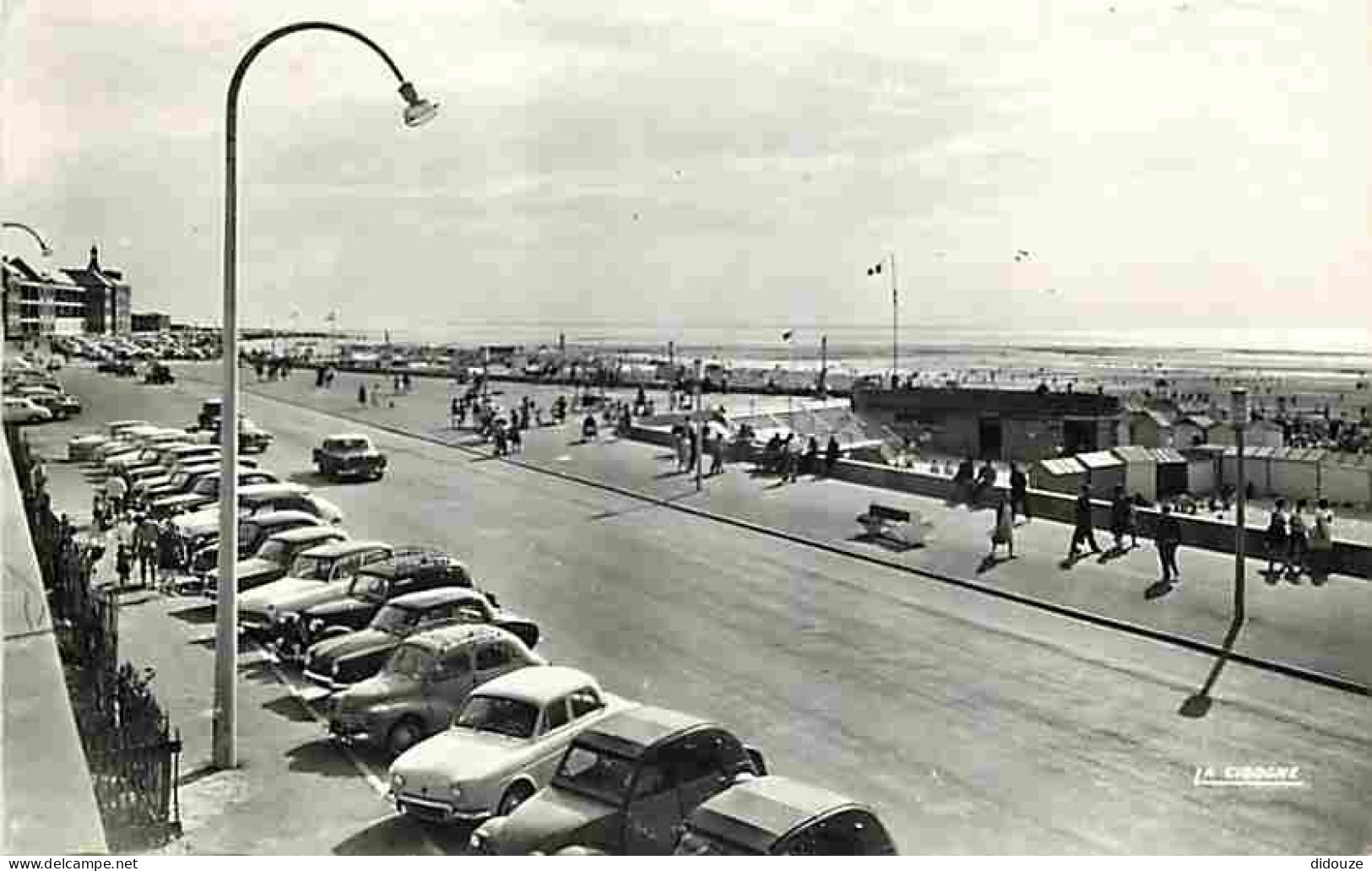 Automobiles - Berck Plage - L'Esplanade Parmentier Et La Plage - CPM - Voir Scans Recto-Verso - Voitures De Tourisme