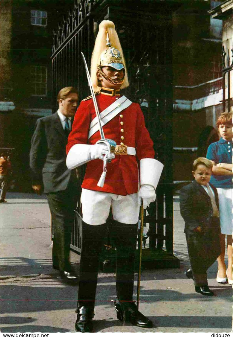 Angleterre - London - Whitehall - A Lifeguards Man On Duty - Un Cavalier De La Garde En Service - London - England - Roy - Whitehall