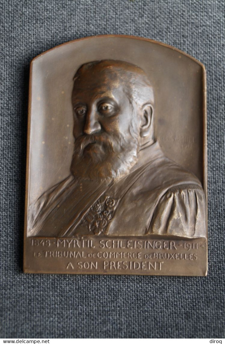 Ancien Bronze Signé Ch. Samuel,Tribunal De Bruxelles,à Myrtil Schleisinger,70 Mm./50 Mm. - Bronzes