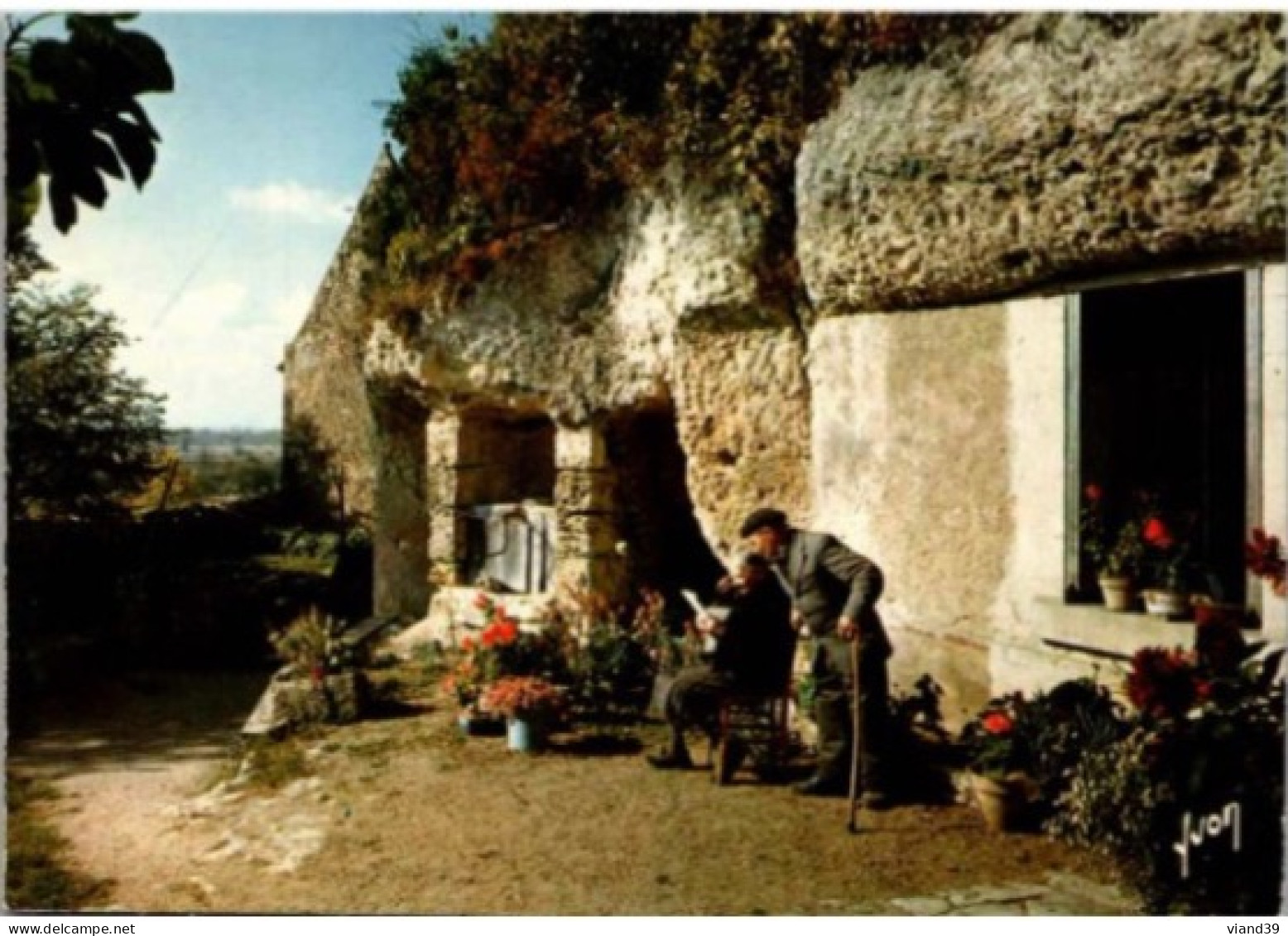 Maison Troglodyte. Du Val De Loire. -  Cachet Poste 1973 - Pays De La Loire