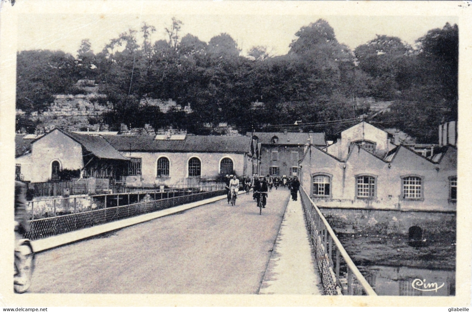 25 - Doubs - VALENTIGNEY -  Sortie Des Usines Peugeot - Valentigney