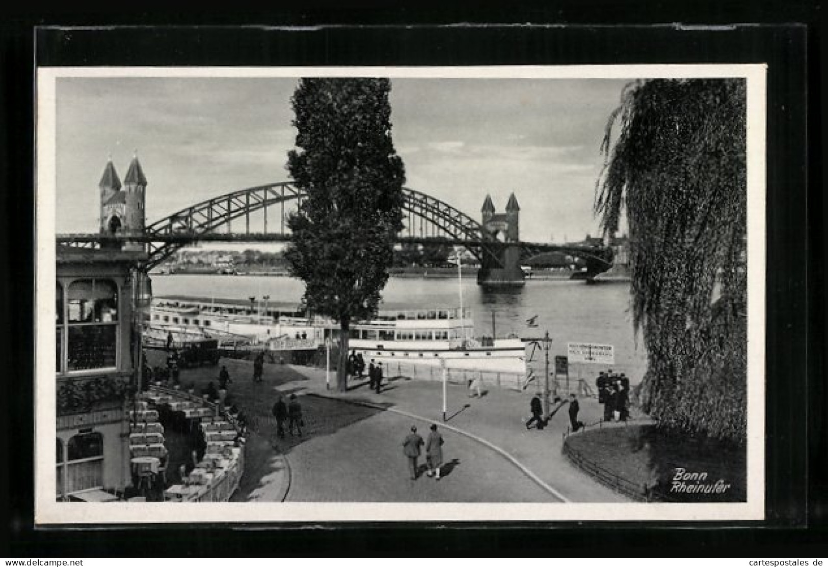 AK Bonn, Rheinufer, Rheinbrücke Und Dampfer An Der Anlegestelle  - Bonn