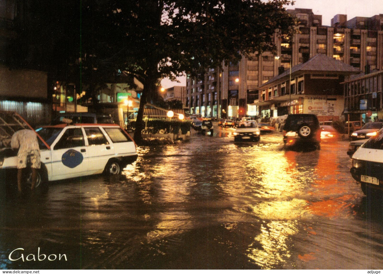 Gabon- LIBREVILLE - La Saison Des Pluies Et Les Traditionnelles Inondations* 2 Scans - Gabun