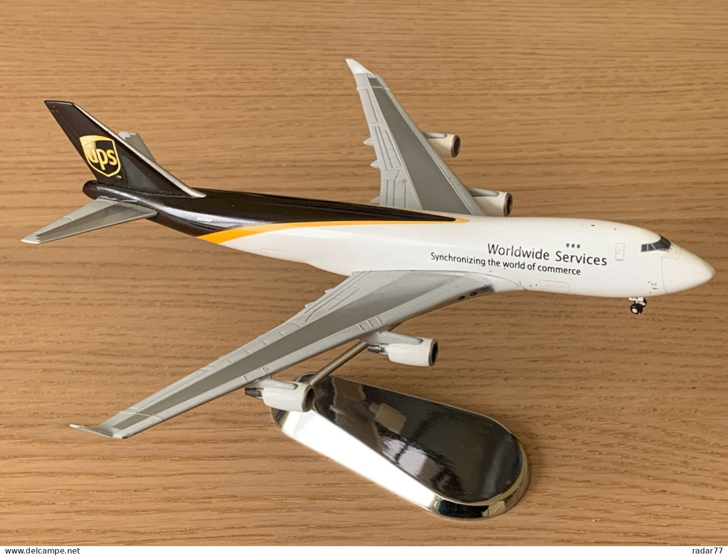 Modèle Réduit Boeing B747 UPS En Acier - échelle 1/400 - Avec Support - Aerei E Elicotteri